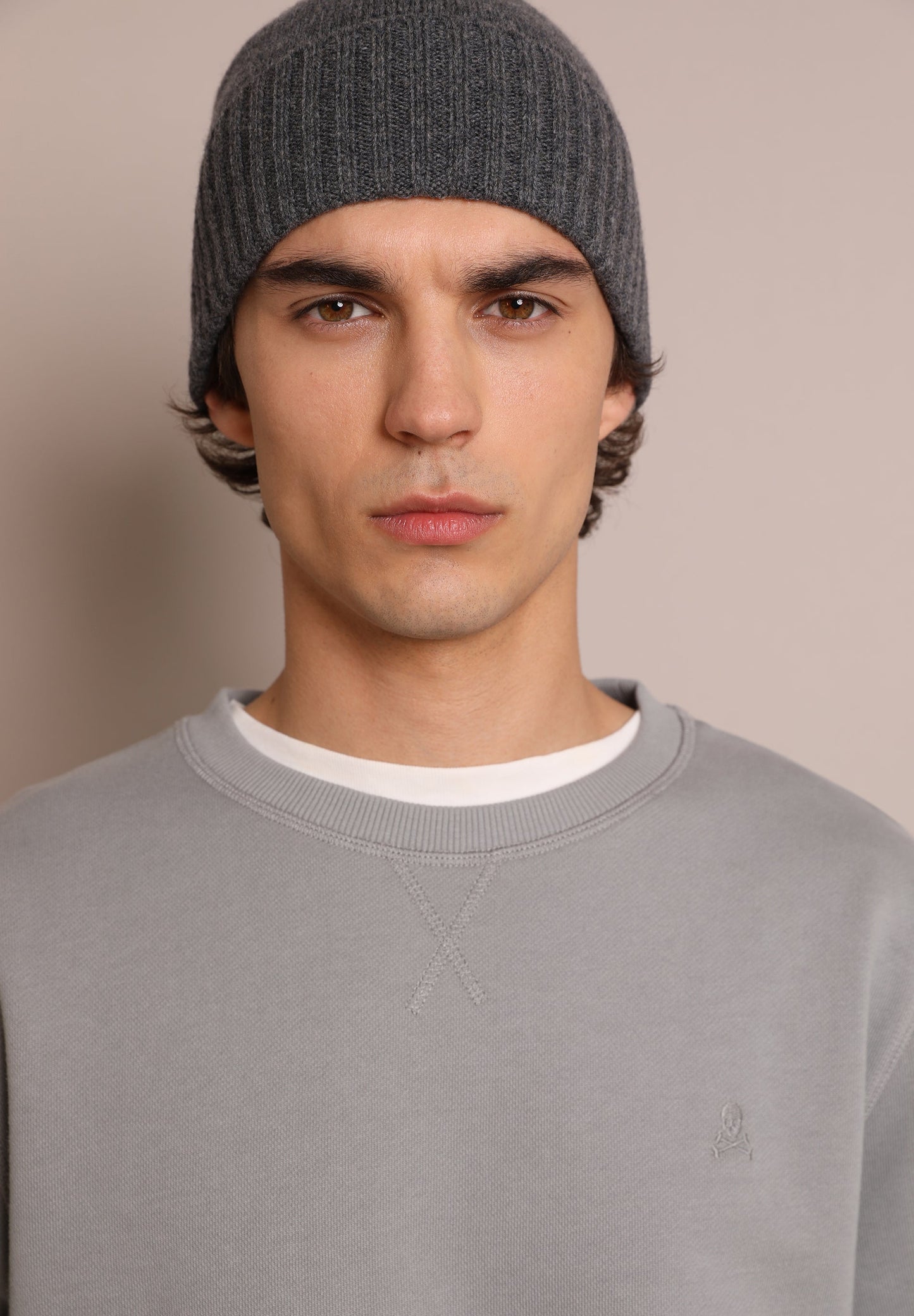 BASIC SKULL SWEATSHIRT