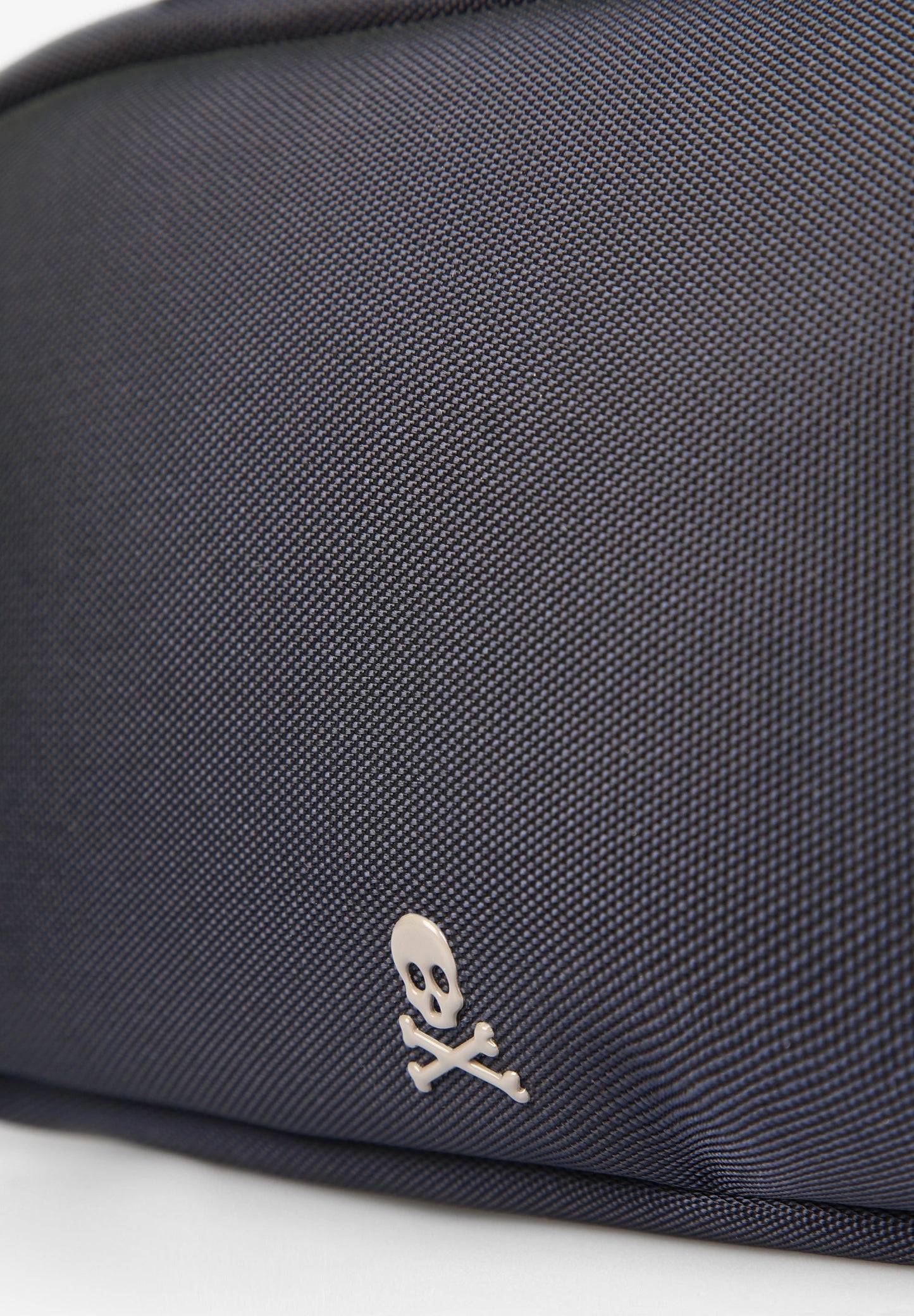 FRONT SKULL TOILETRY BAG