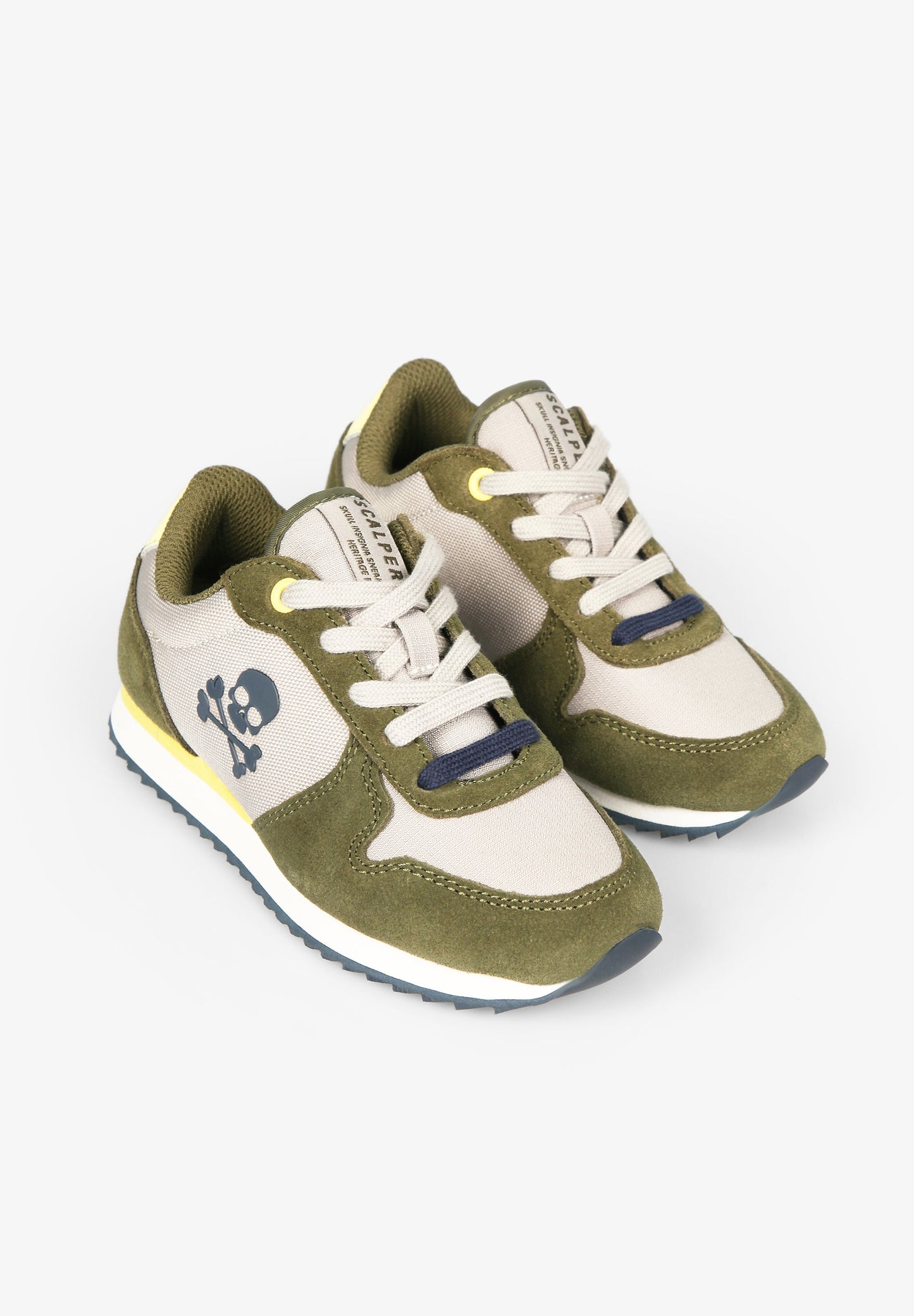 SNEAKERS WITH SKULL INSIGNIA