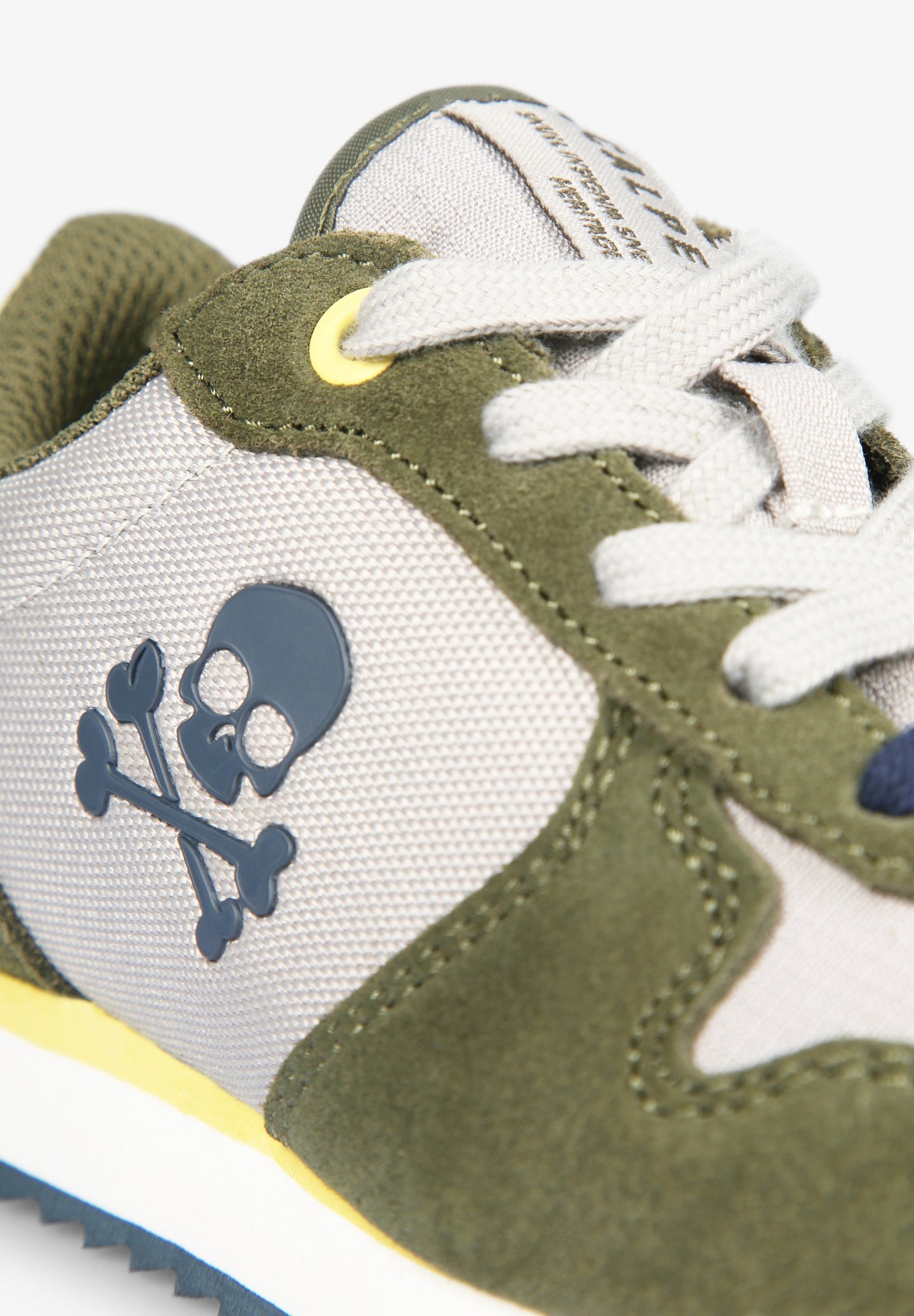 SNEAKERS WITH SKULL INSIGNIA