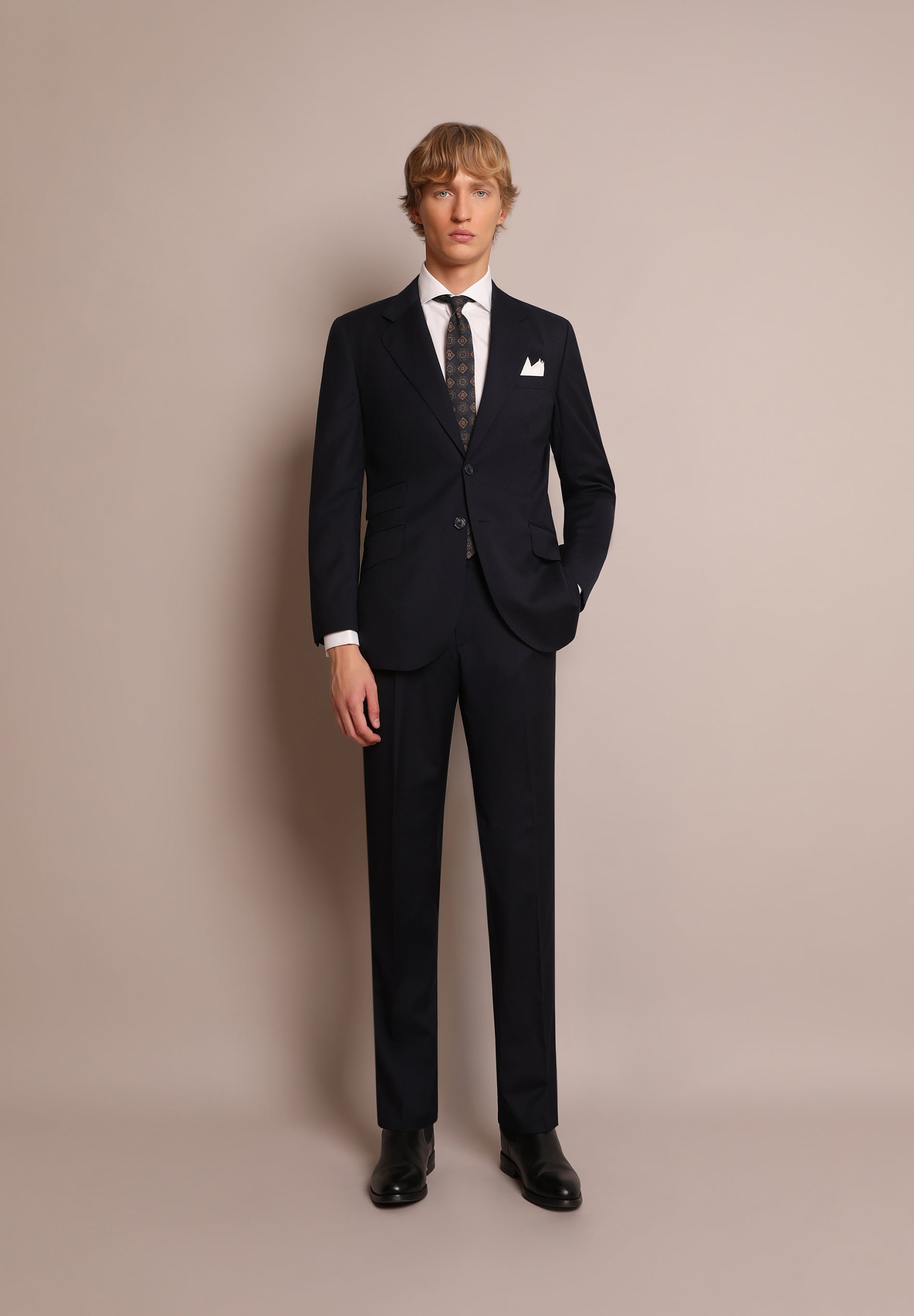 NAVY BLUE WOOL SUIT