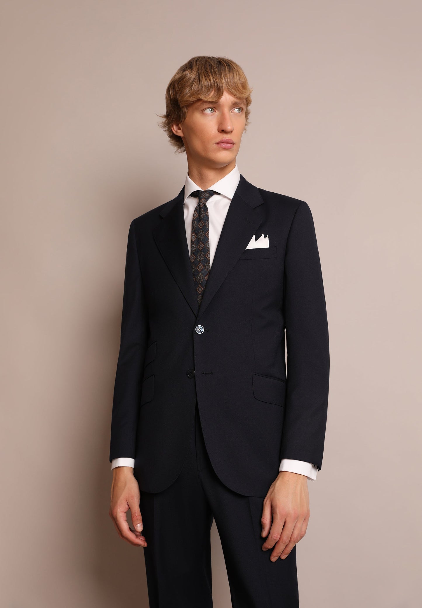 NAVY BLUE WOOL SUIT