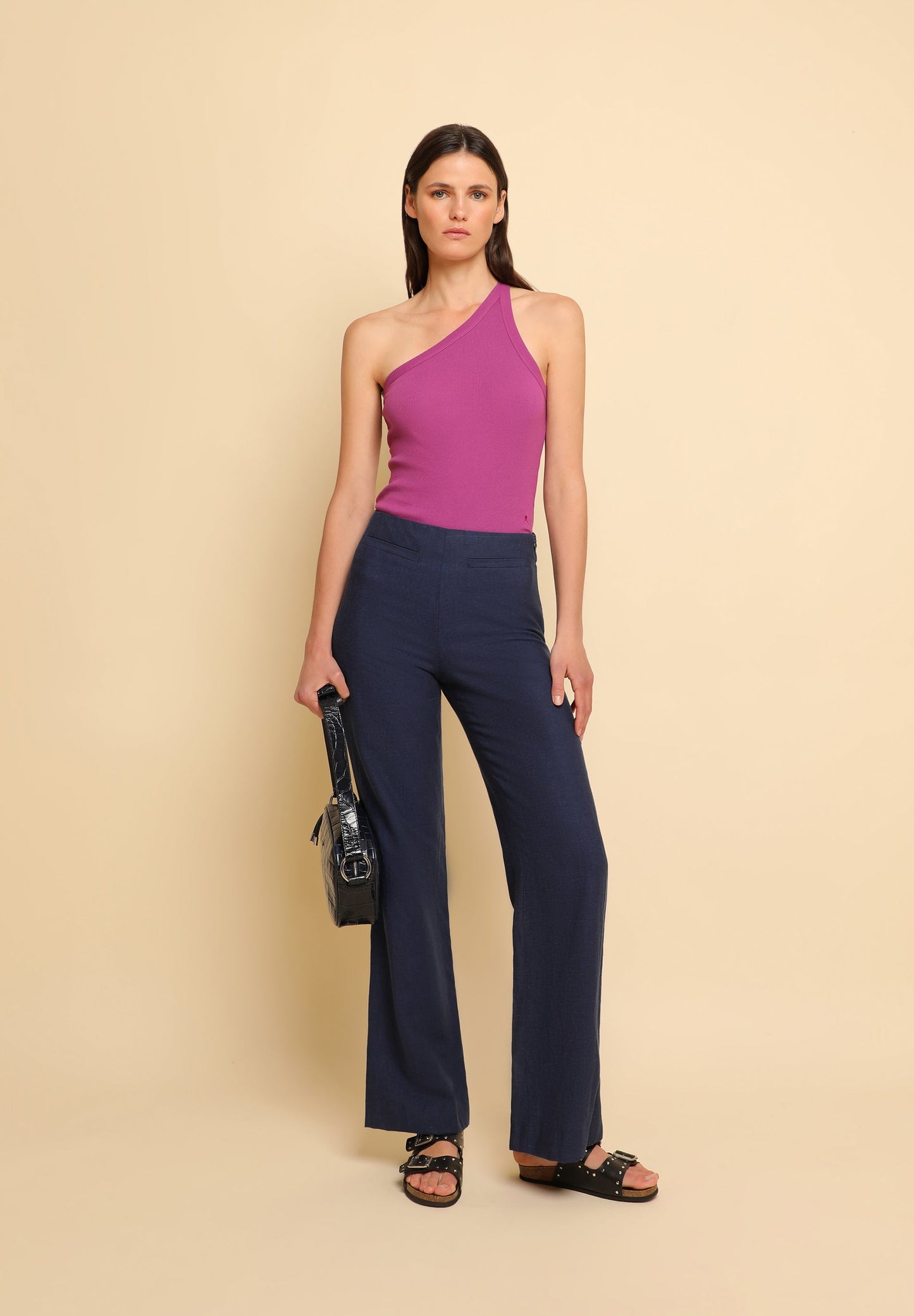 ASYMMETRIC RIBBED T-SHIRT