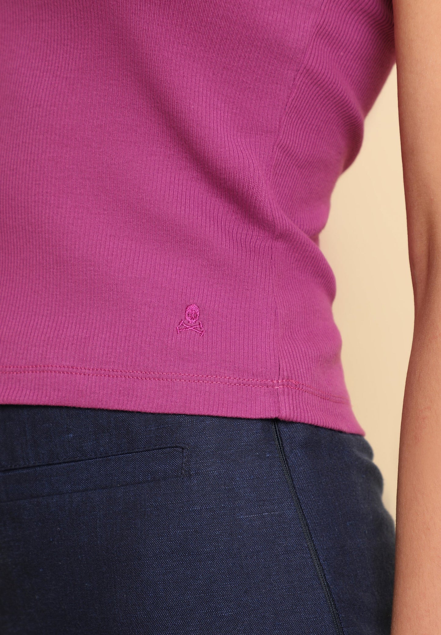 ASYMMETRIC RIBBED T-SHIRT