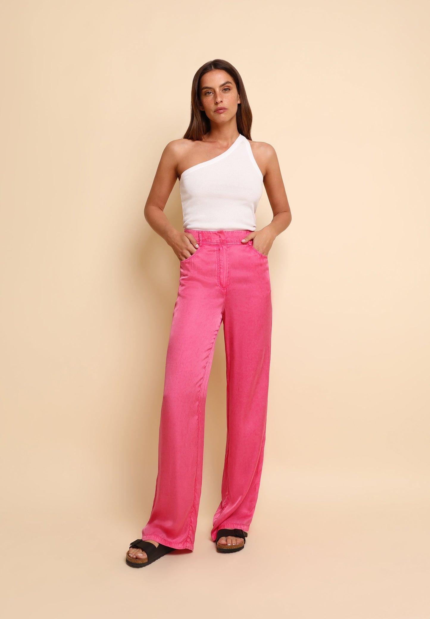 ASYMMETRIC RIBBED T-SHIRT