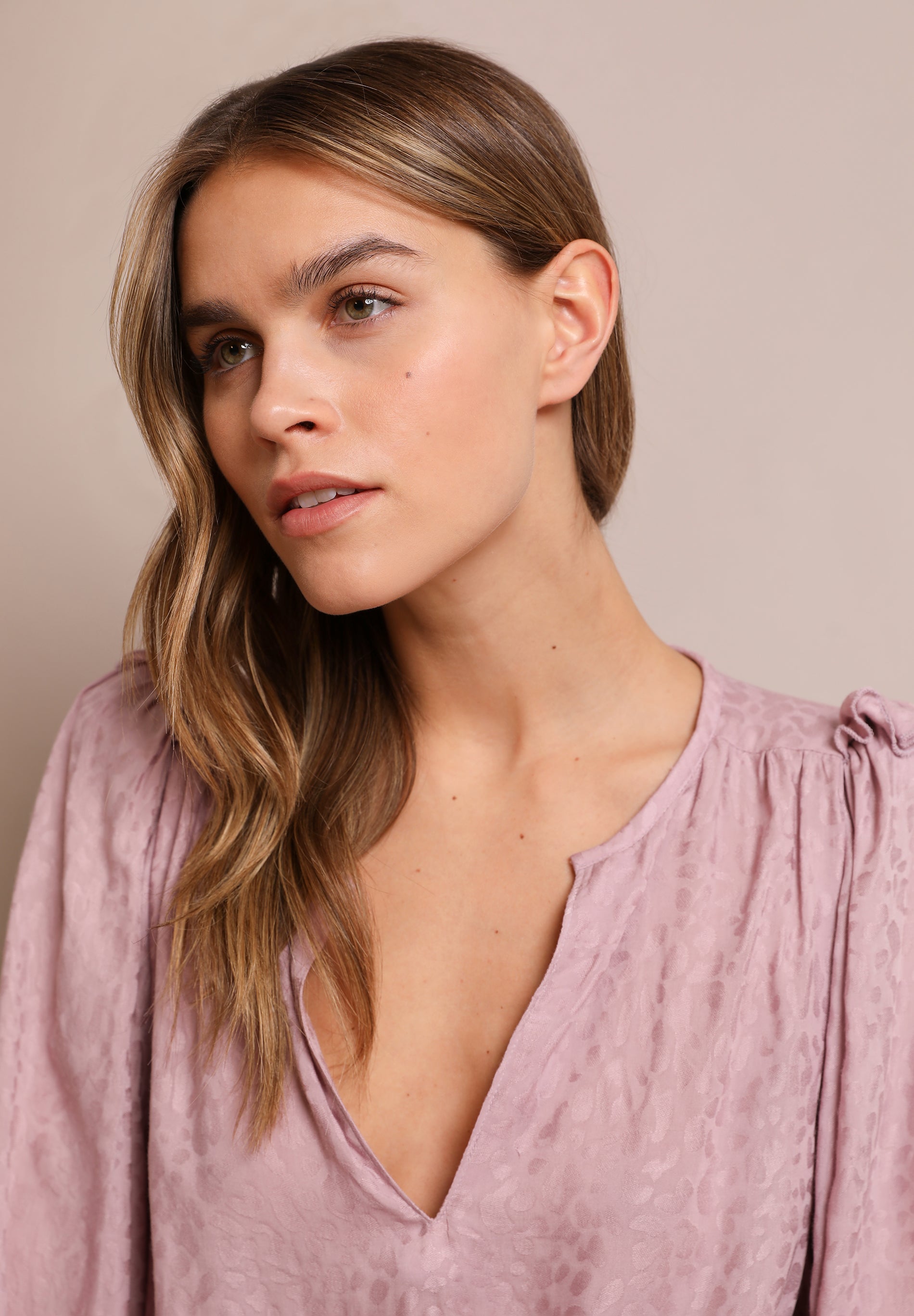 JACQUARD BLOUSE WITH BOW