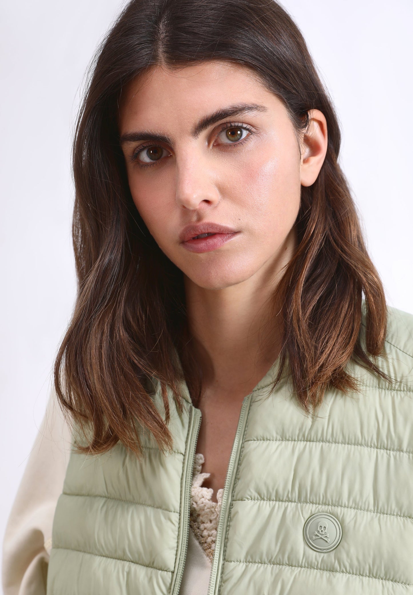 PUFFER VEST WITH SKULL