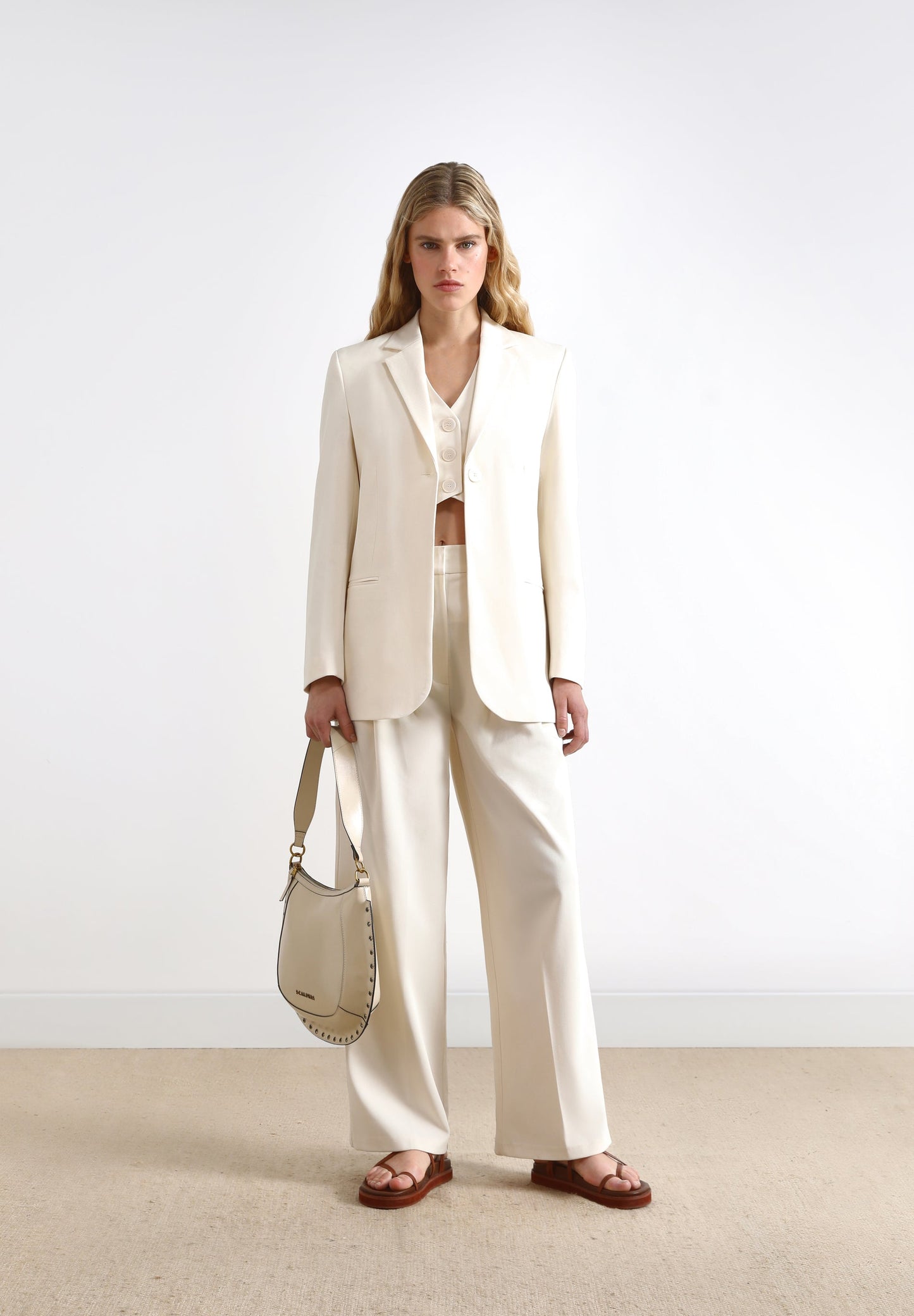 WIDE-LEG TROUSERS WITH DARTS