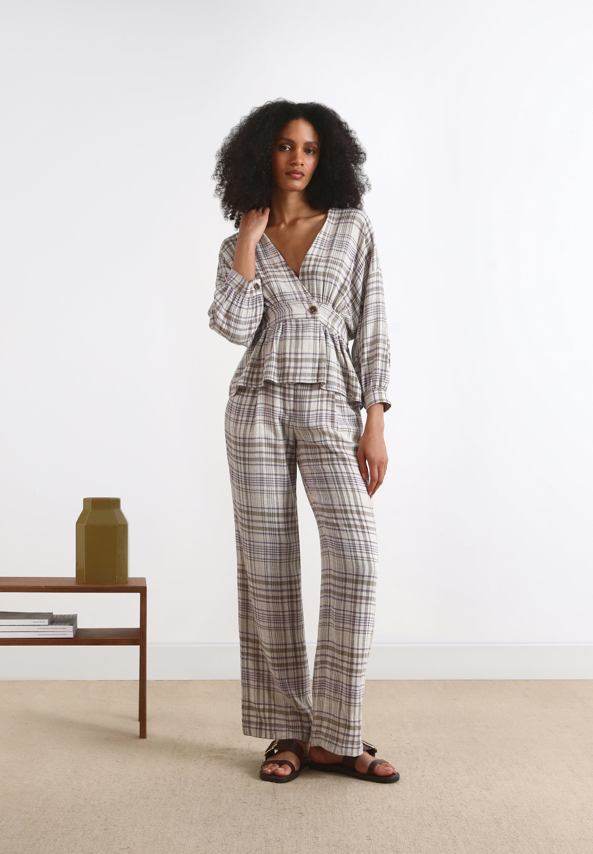 CHECKED LINEN TROUSERS