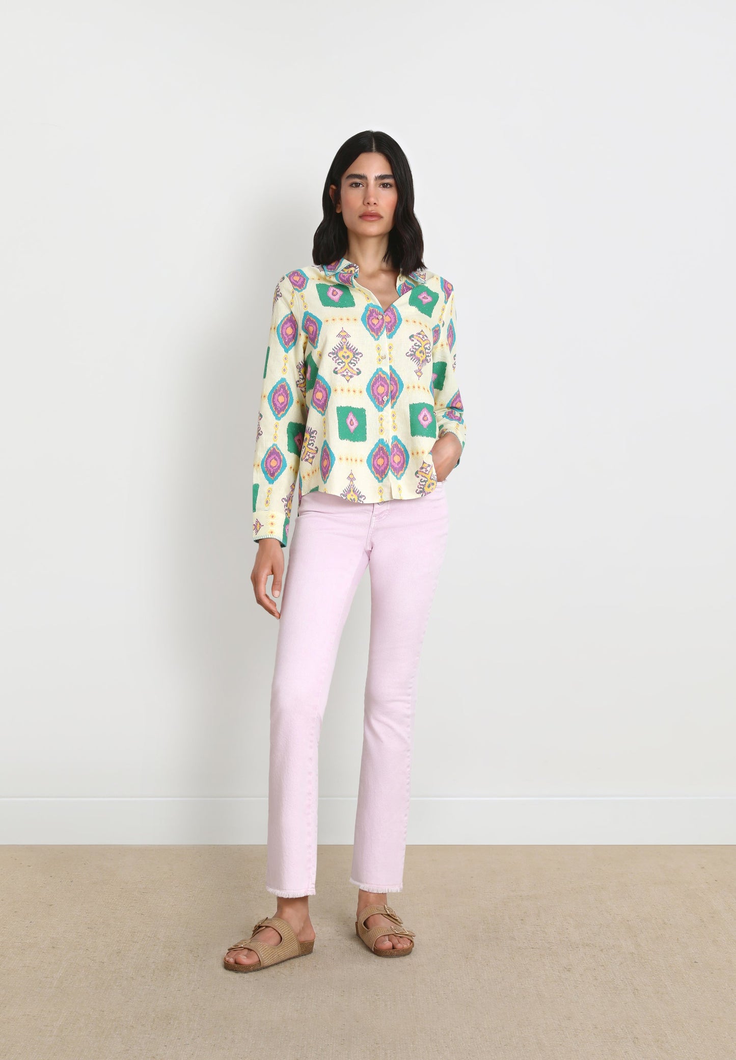 FADED ANKLE FLARED JEANS