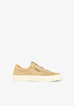 LOW TOP SNEAKERS WITH PRONOUNCED SOLE