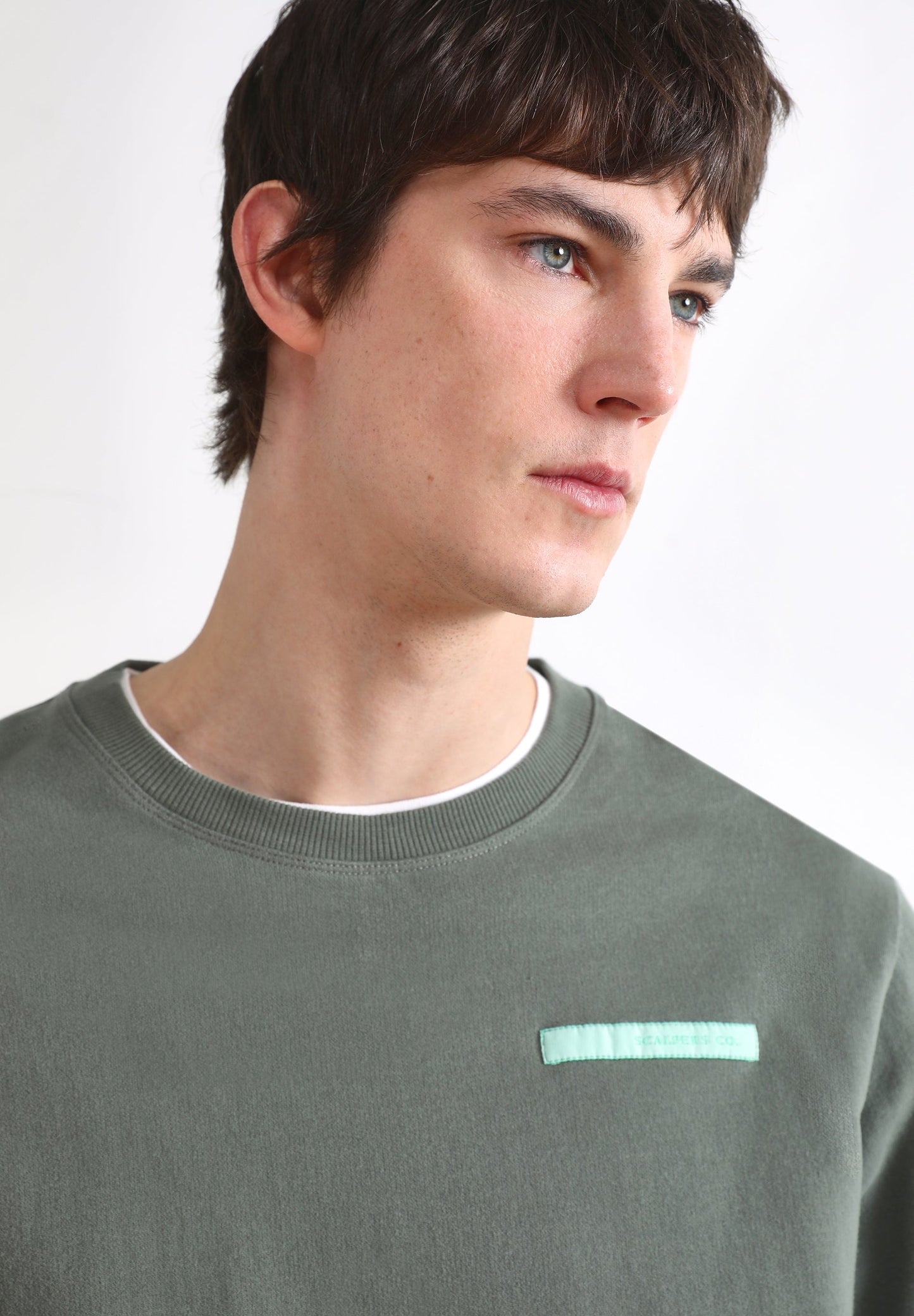 SWEATSHIRT WITH NEON LABEL