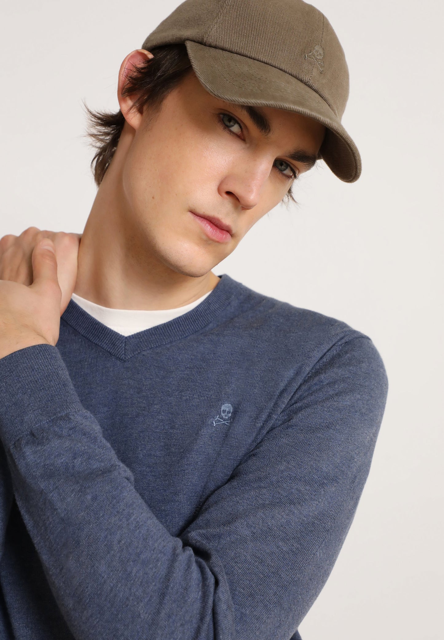 V-NECK SWEATER WITH SKULL
