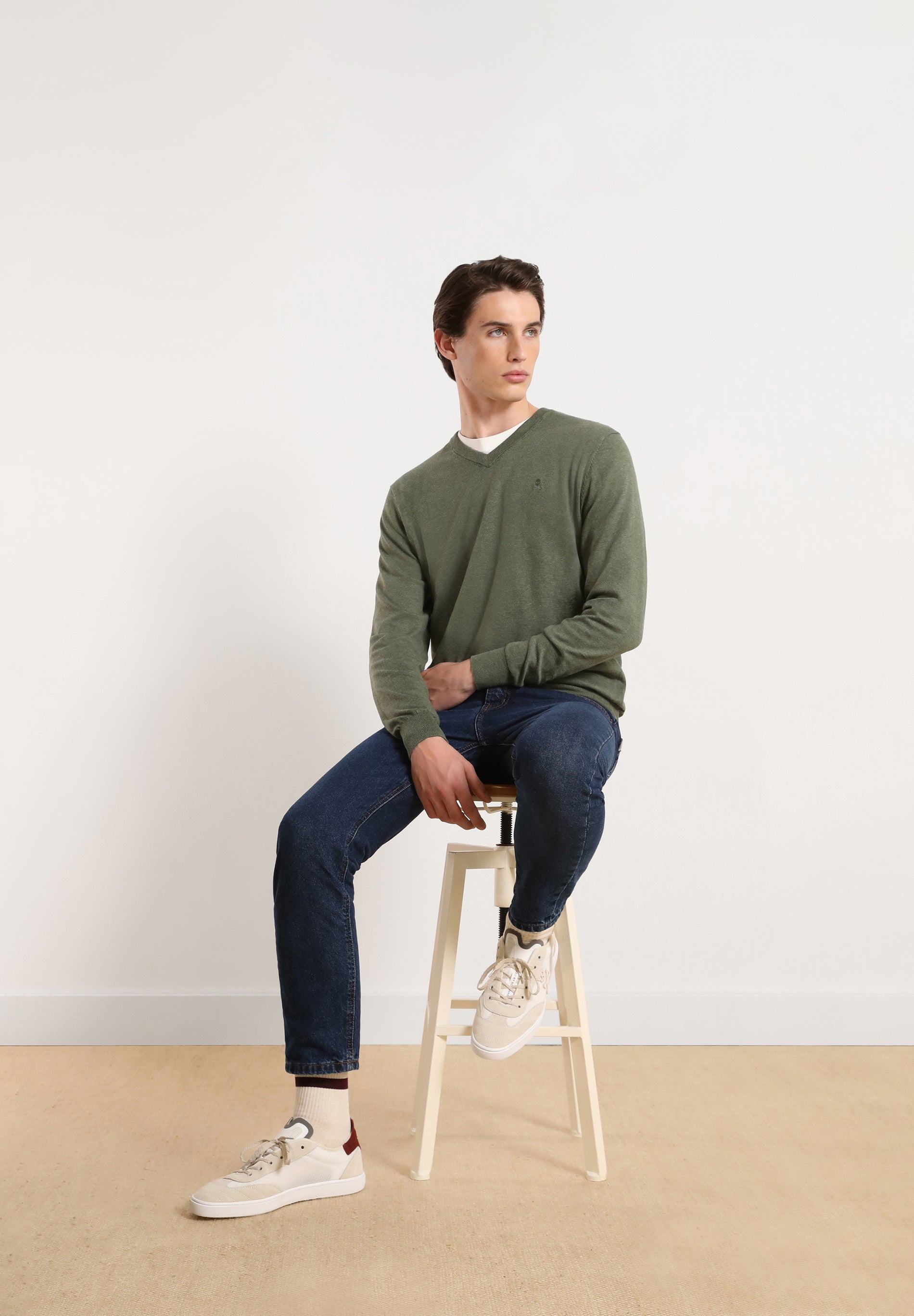 V-NECK SWEATER WITH SKULL