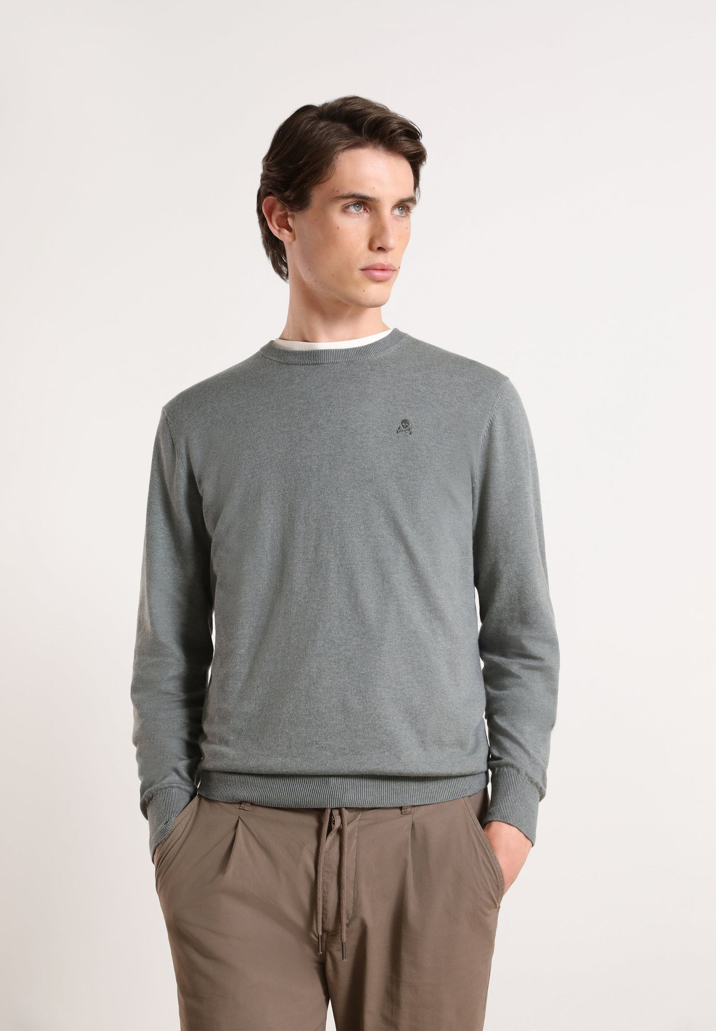 ROUND NECK SWEATER WITH SKULL