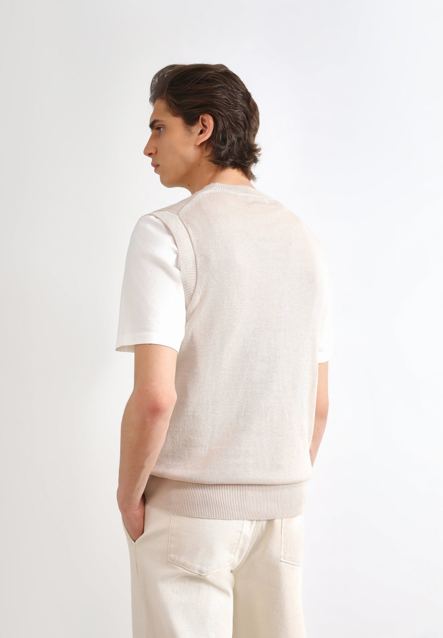 FINE KNIT VEST