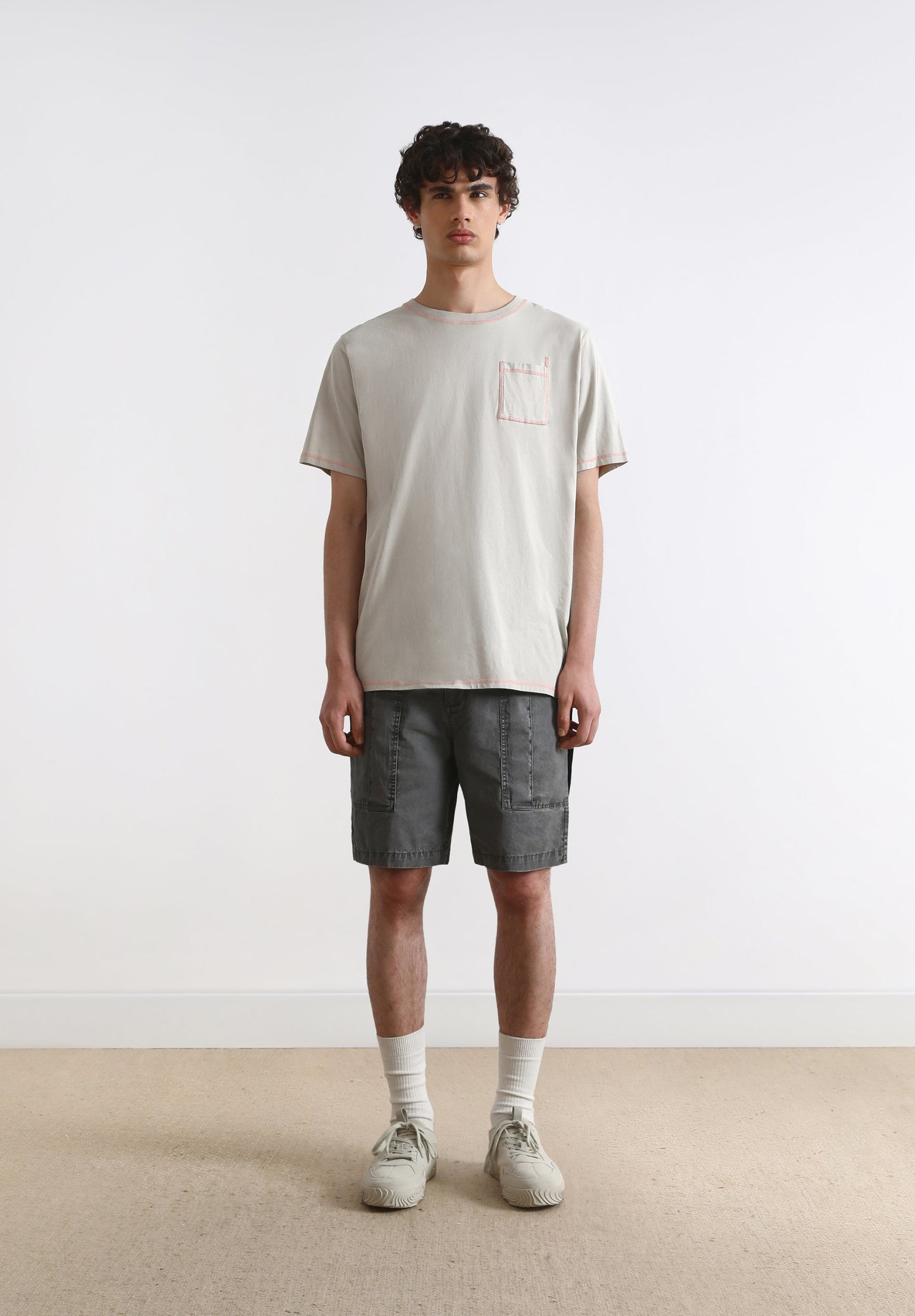 BERUMDA SHORTS WITH POCKET WITH BUTTONS