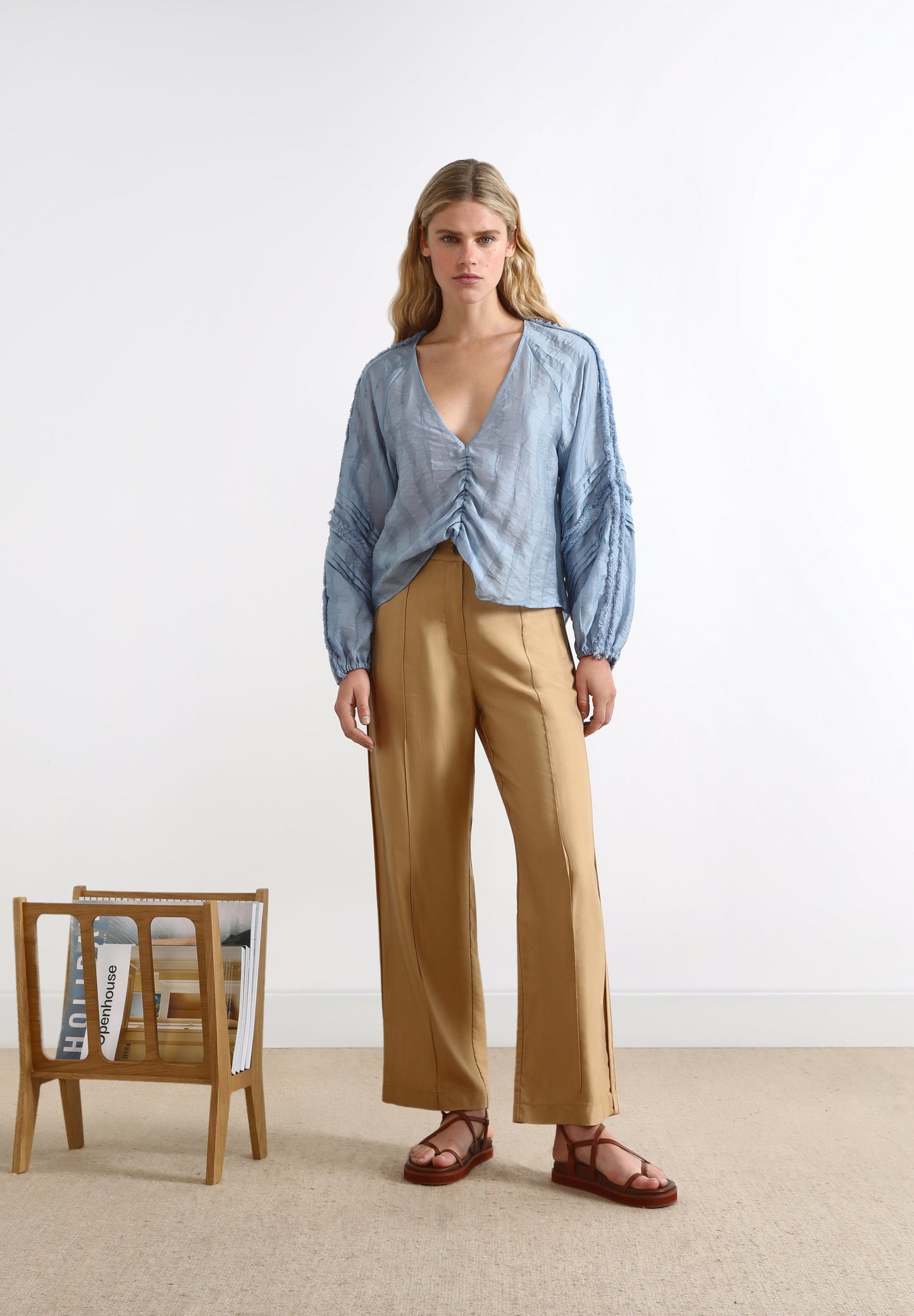 VOLUME FLOWING BLOUSE