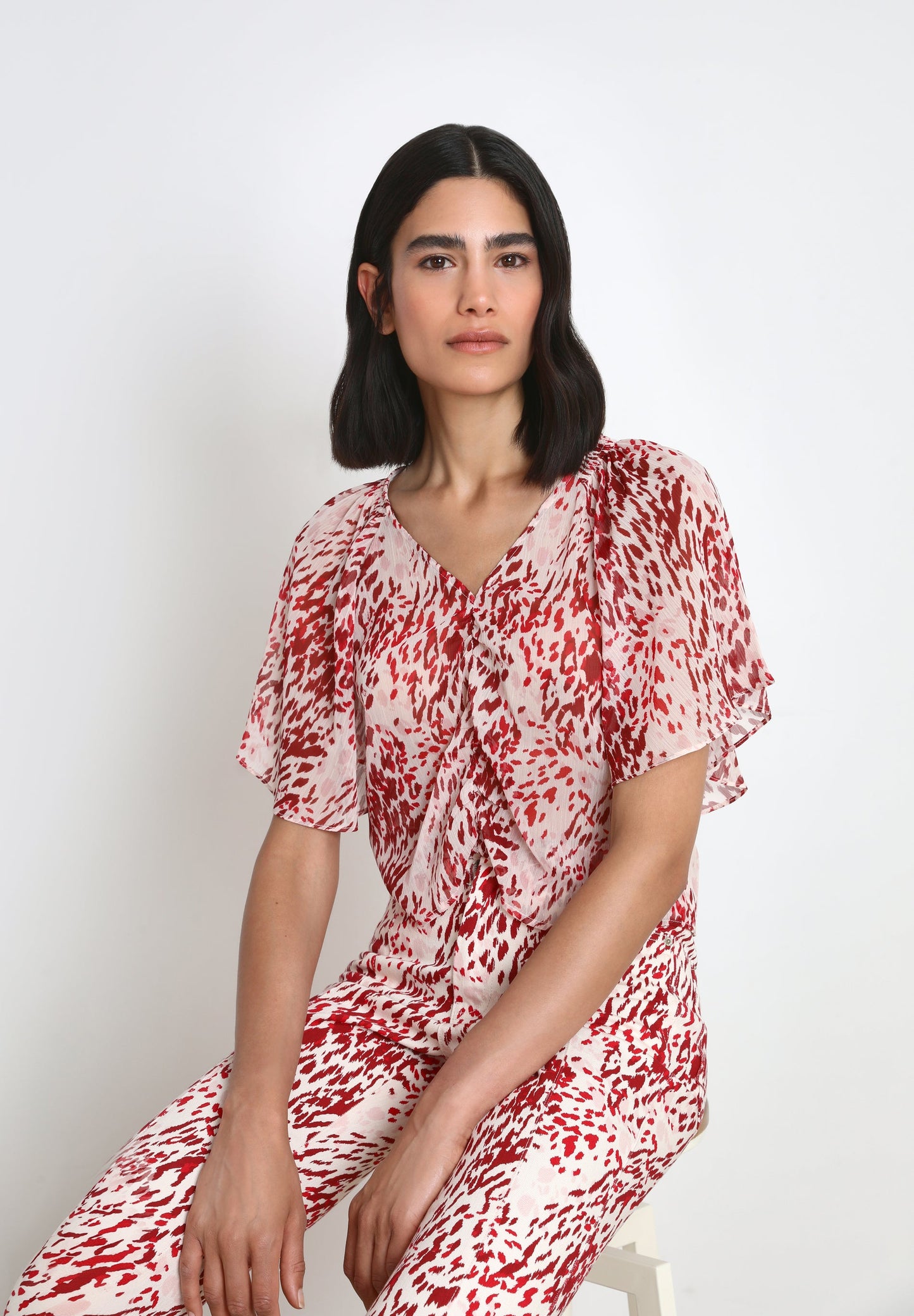 FLOWING SLEEVE BLOUSE