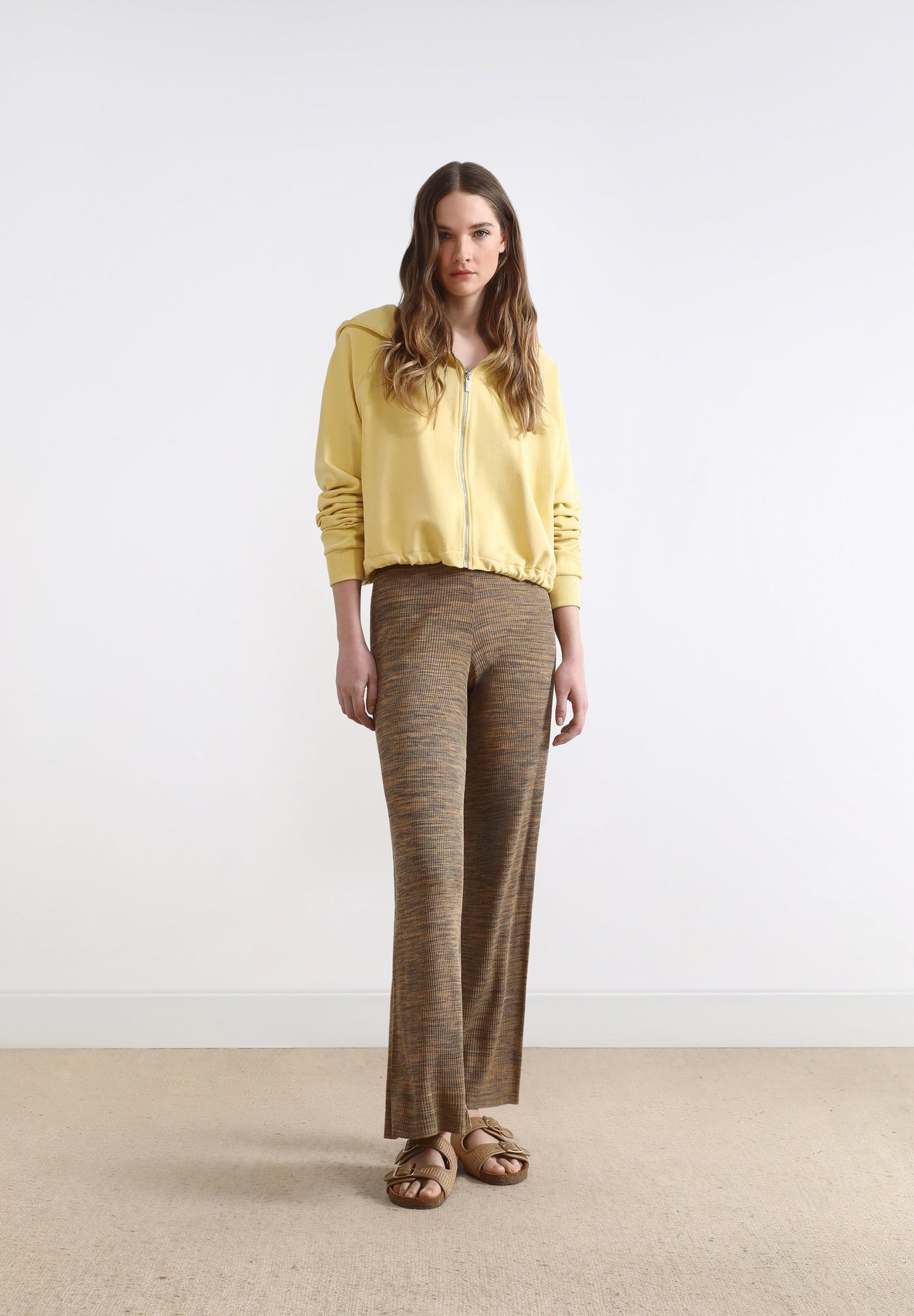 SWEATSHIRT WITH ZIP AND STUDS