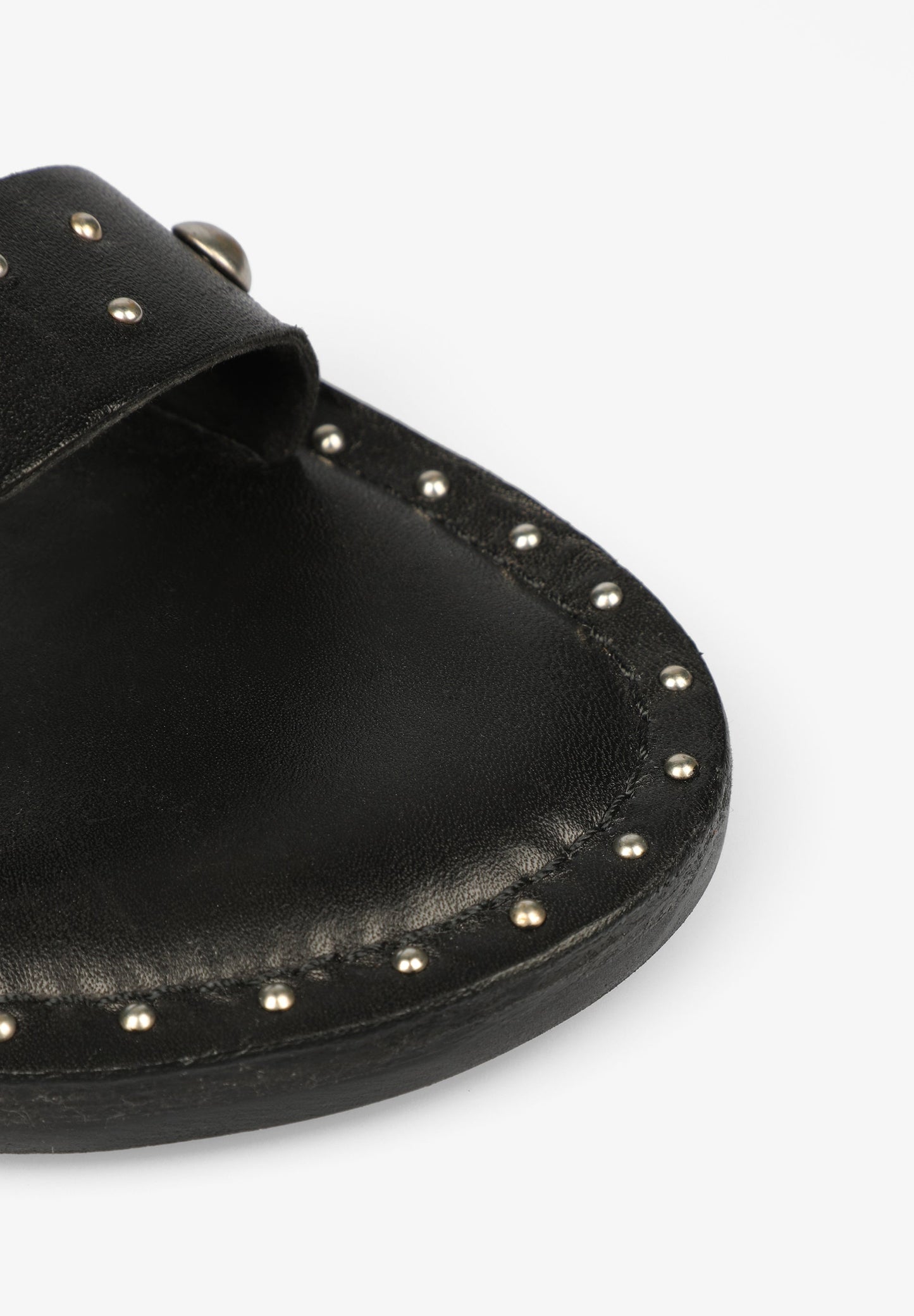 CROSSOVER SANDALS WITH STUDS