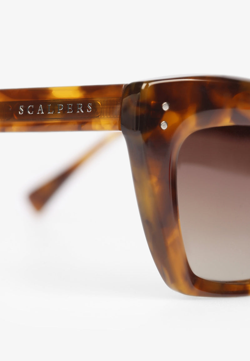 TORTOISESHELL CAT EYE SUNGLASSES