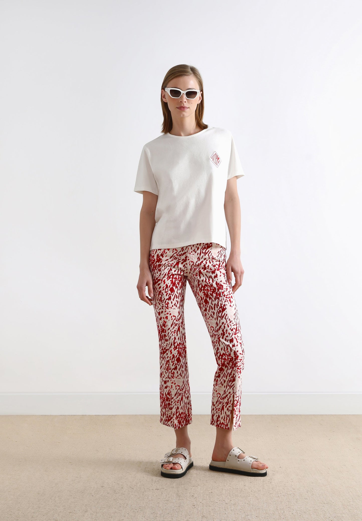 T-SHIRT WITH EMBROIDERY ON THE CHEST