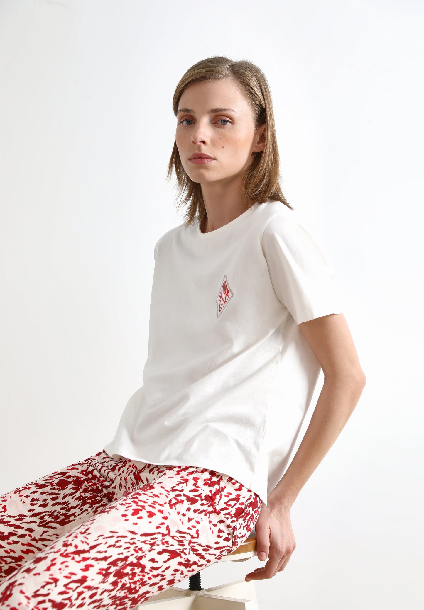 T-SHIRT WITH EMBROIDERY ON THE CHEST