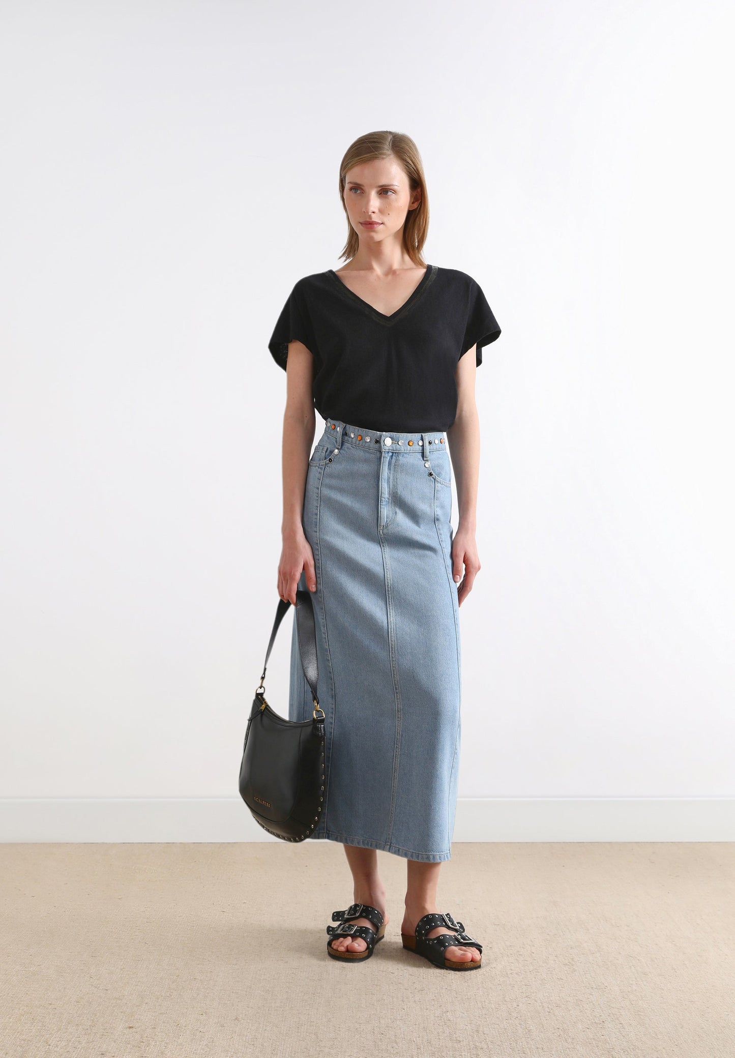 T-SHIRT WITH NECKLINE DETAIL