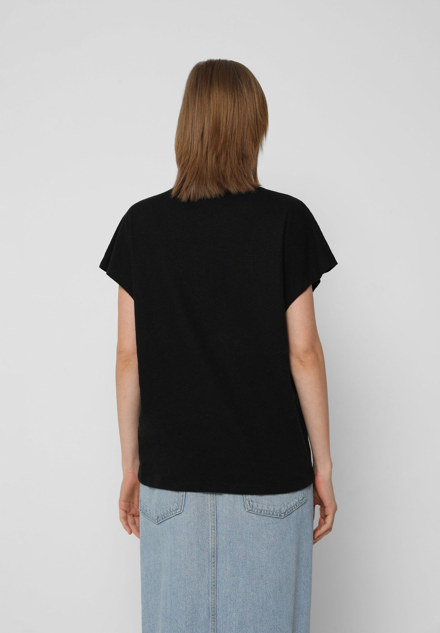T-SHIRT WITH NECKLINE DETAIL