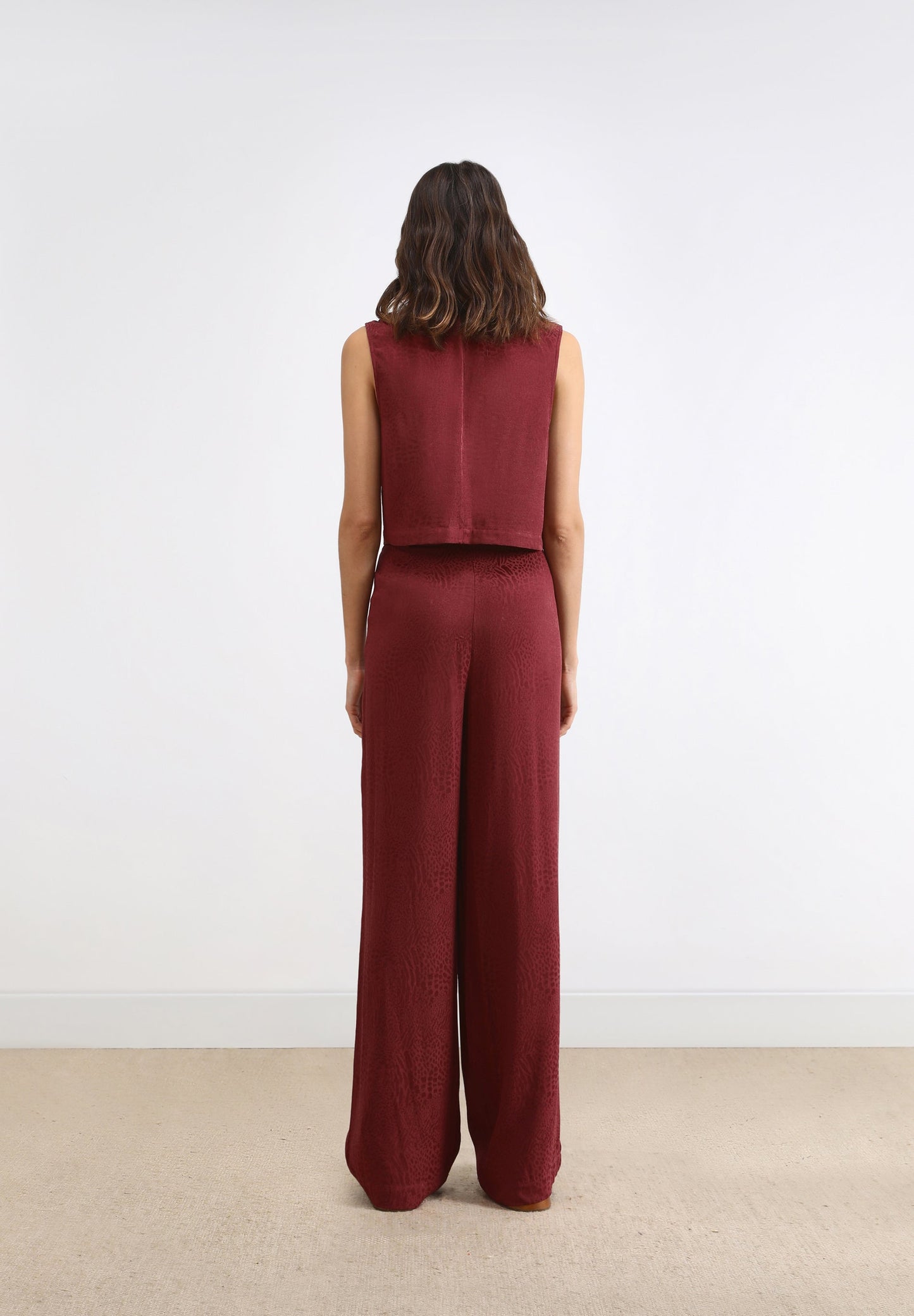 HIGH-WAIST TROUSERS WITH DARTS