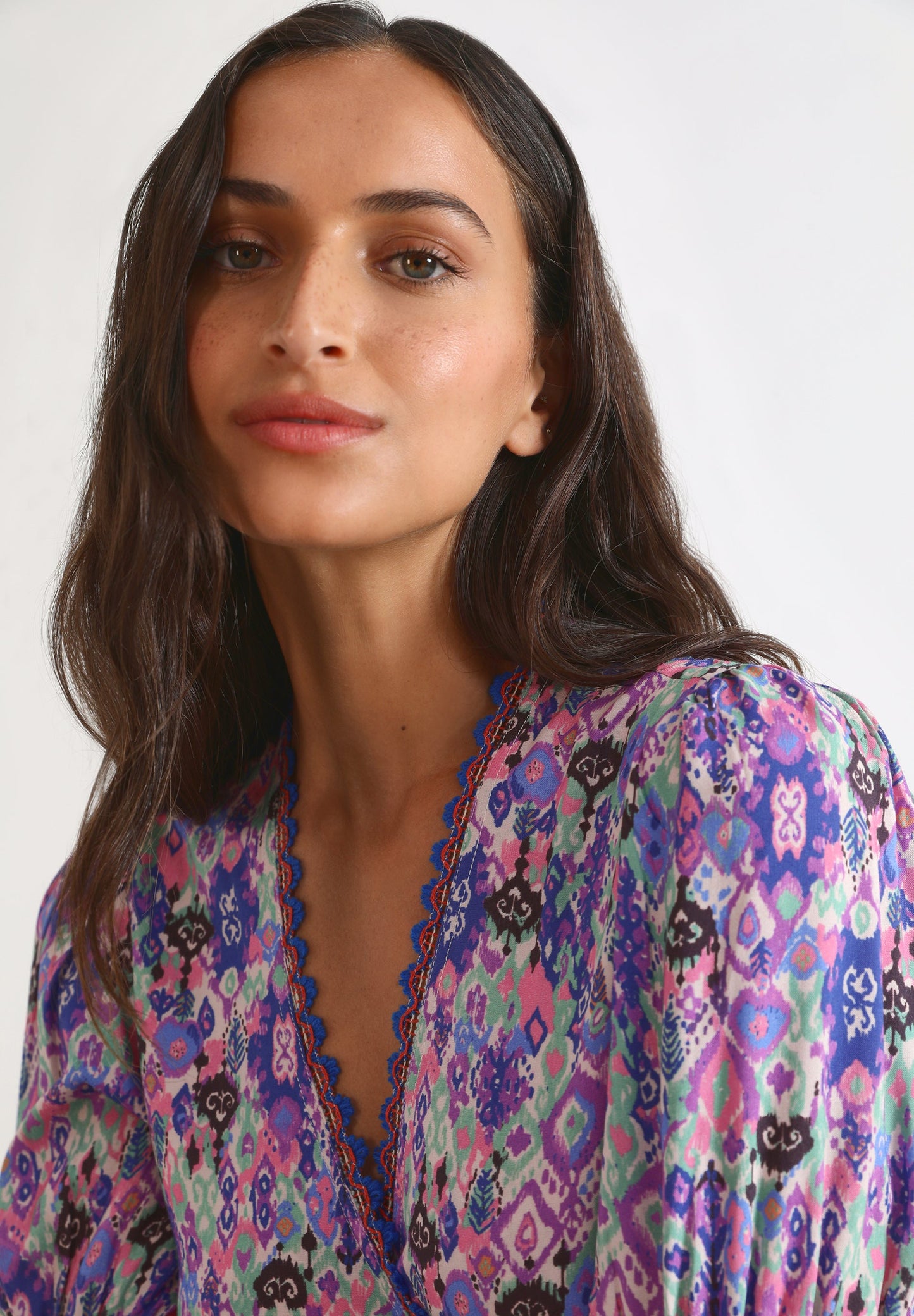 PRINTED CROSSOVER TOP