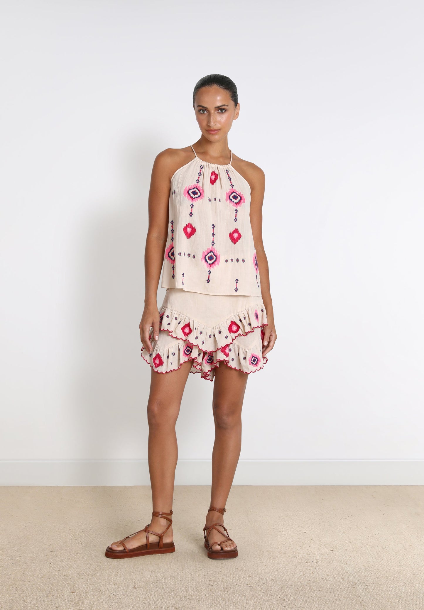 RUFFLED SHORTS WITH EMBROIDERY