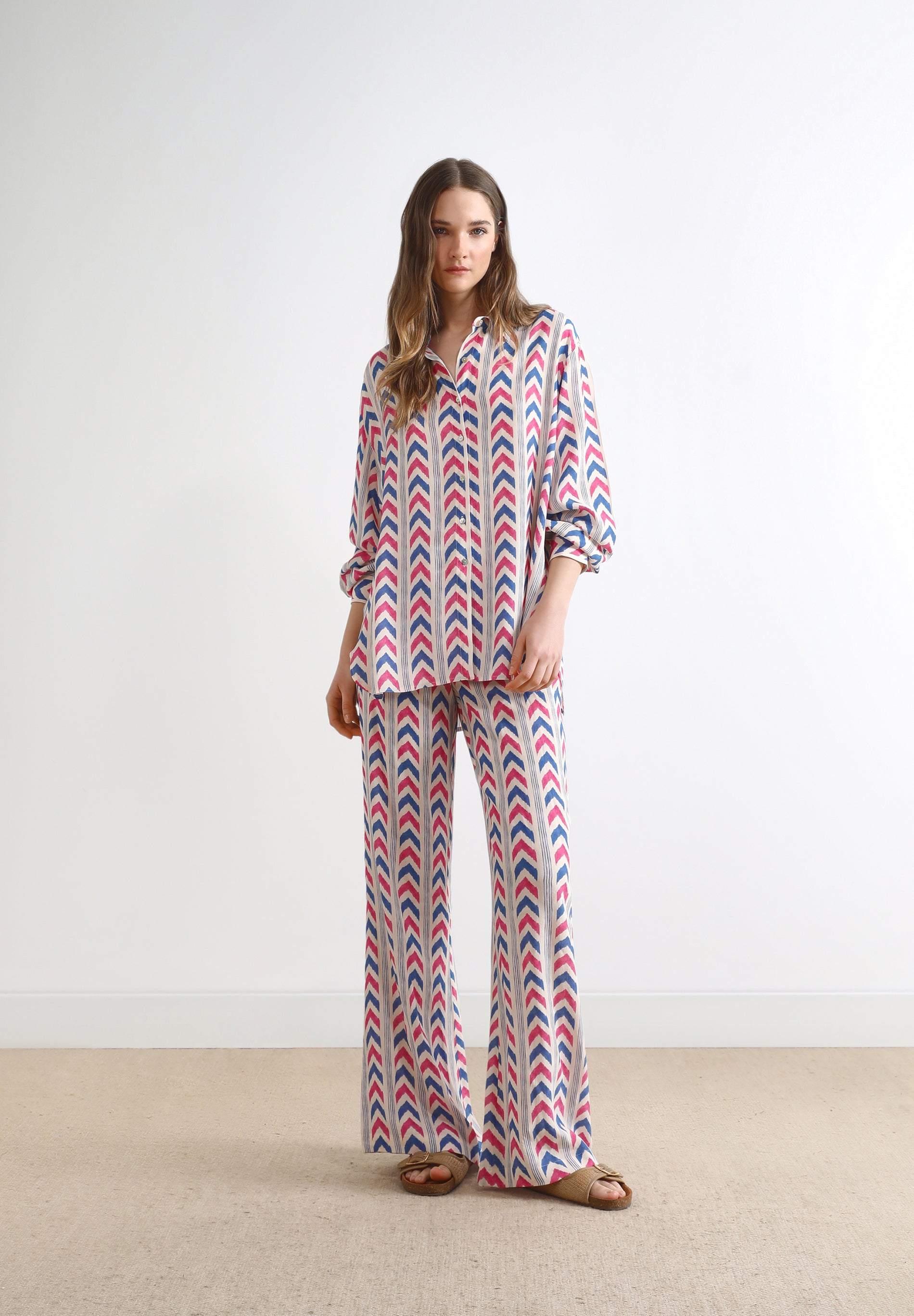 PRINTED FLARED TROUSERS