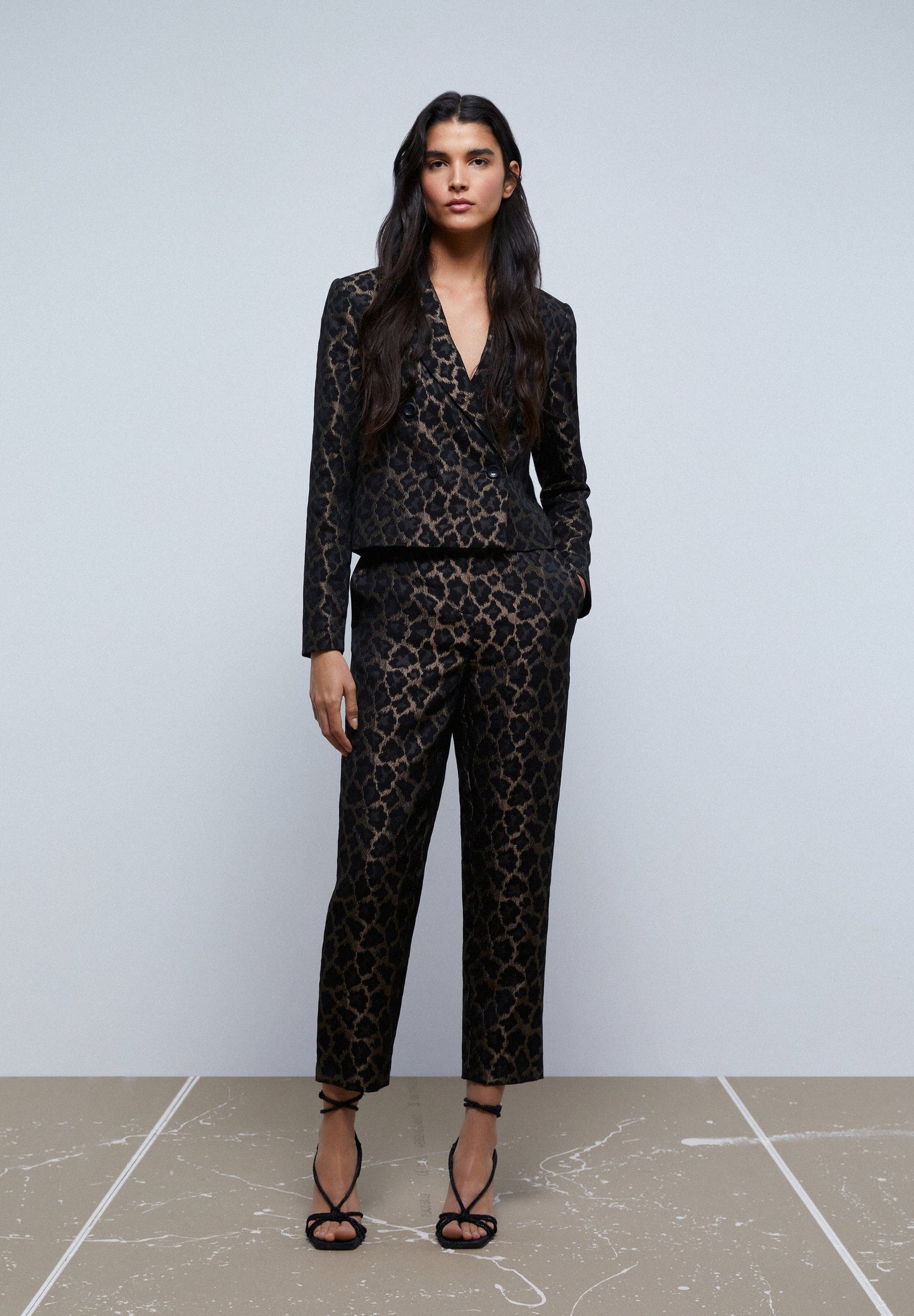 CROPPED ANIMAL PRINT BLAZER