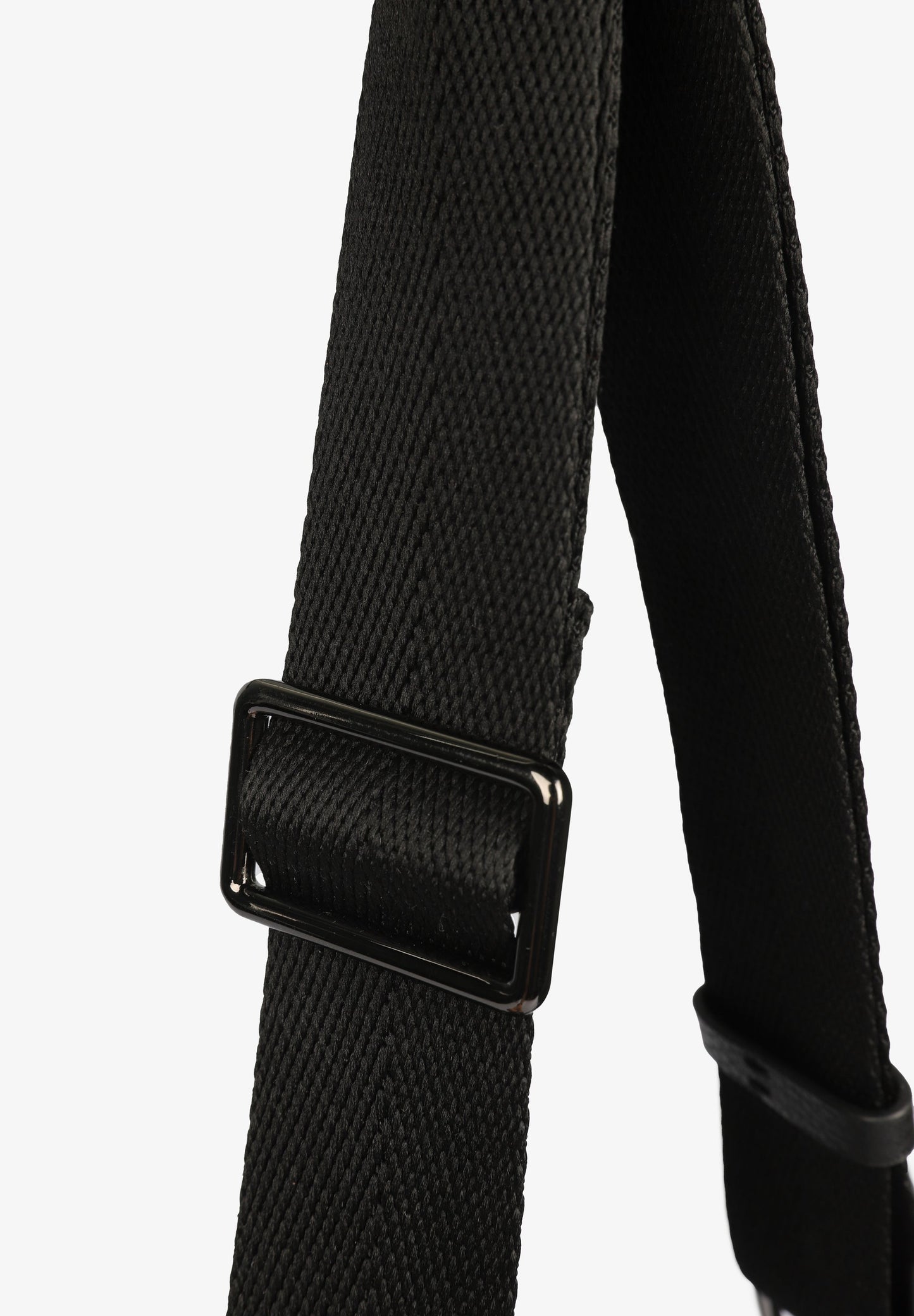 LEATHER BAG WITH CHAIN