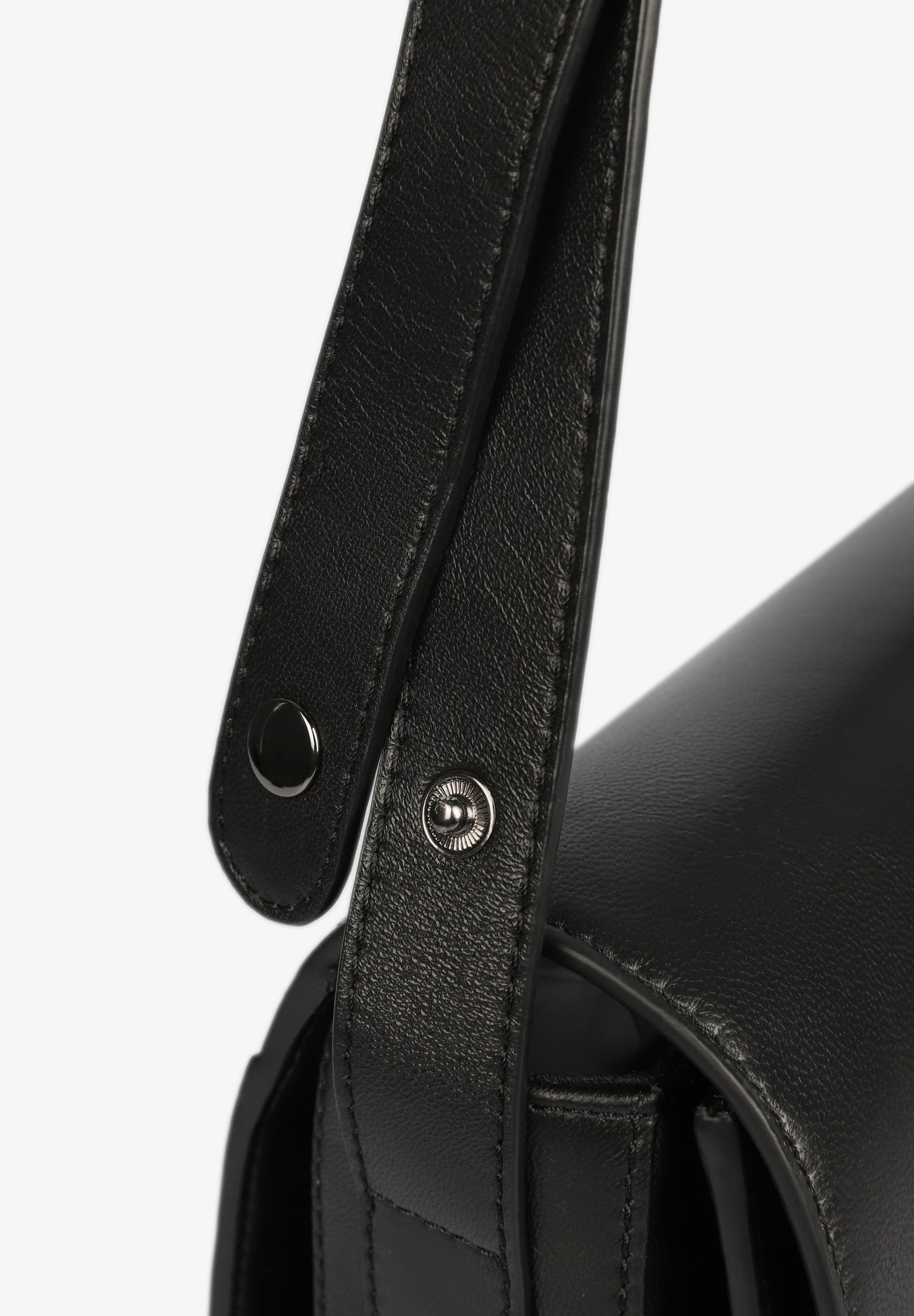 LEATHER BAG WITH ZIP DETAIL
