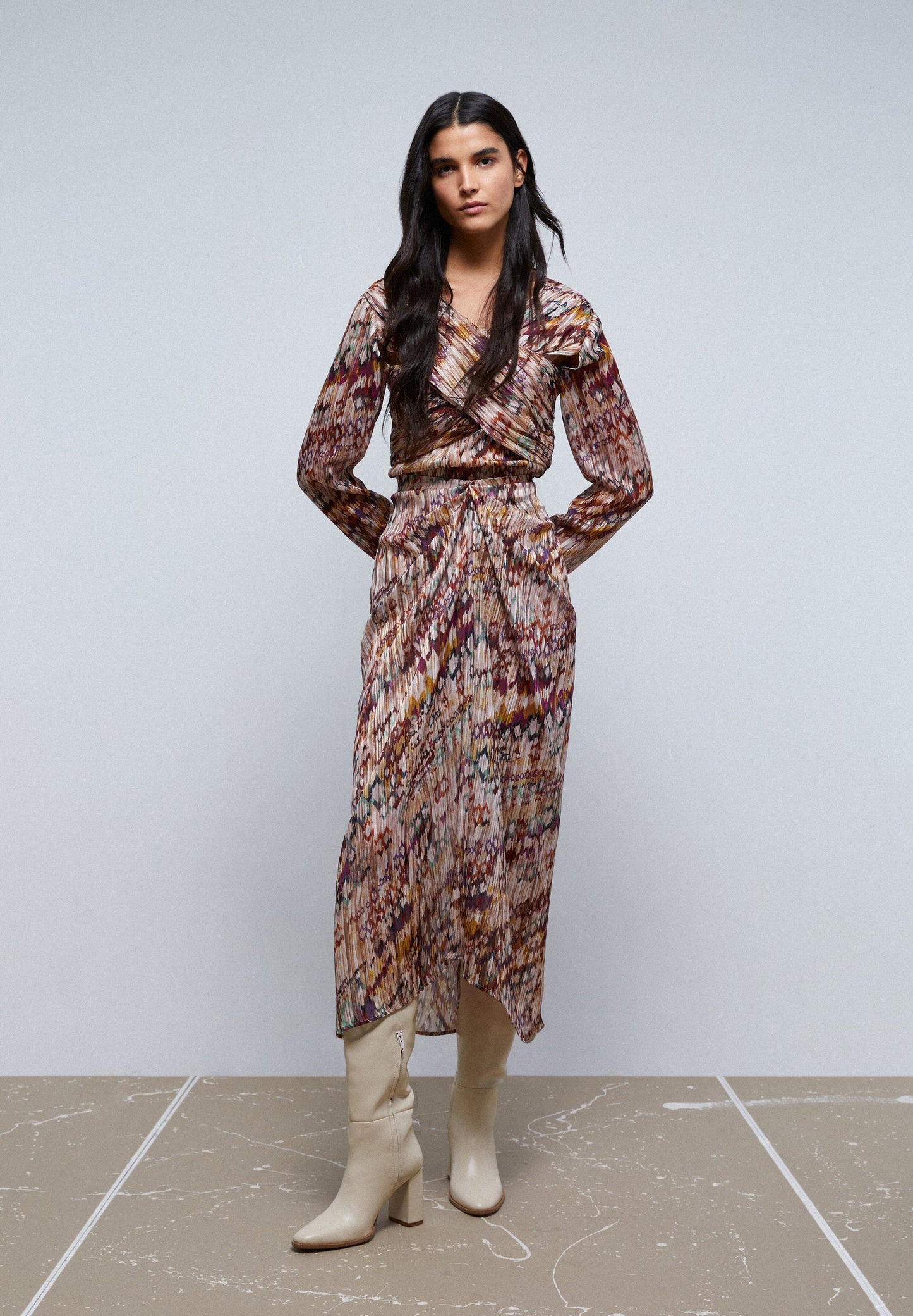 PLEATED BLOUSE WITH SLITS