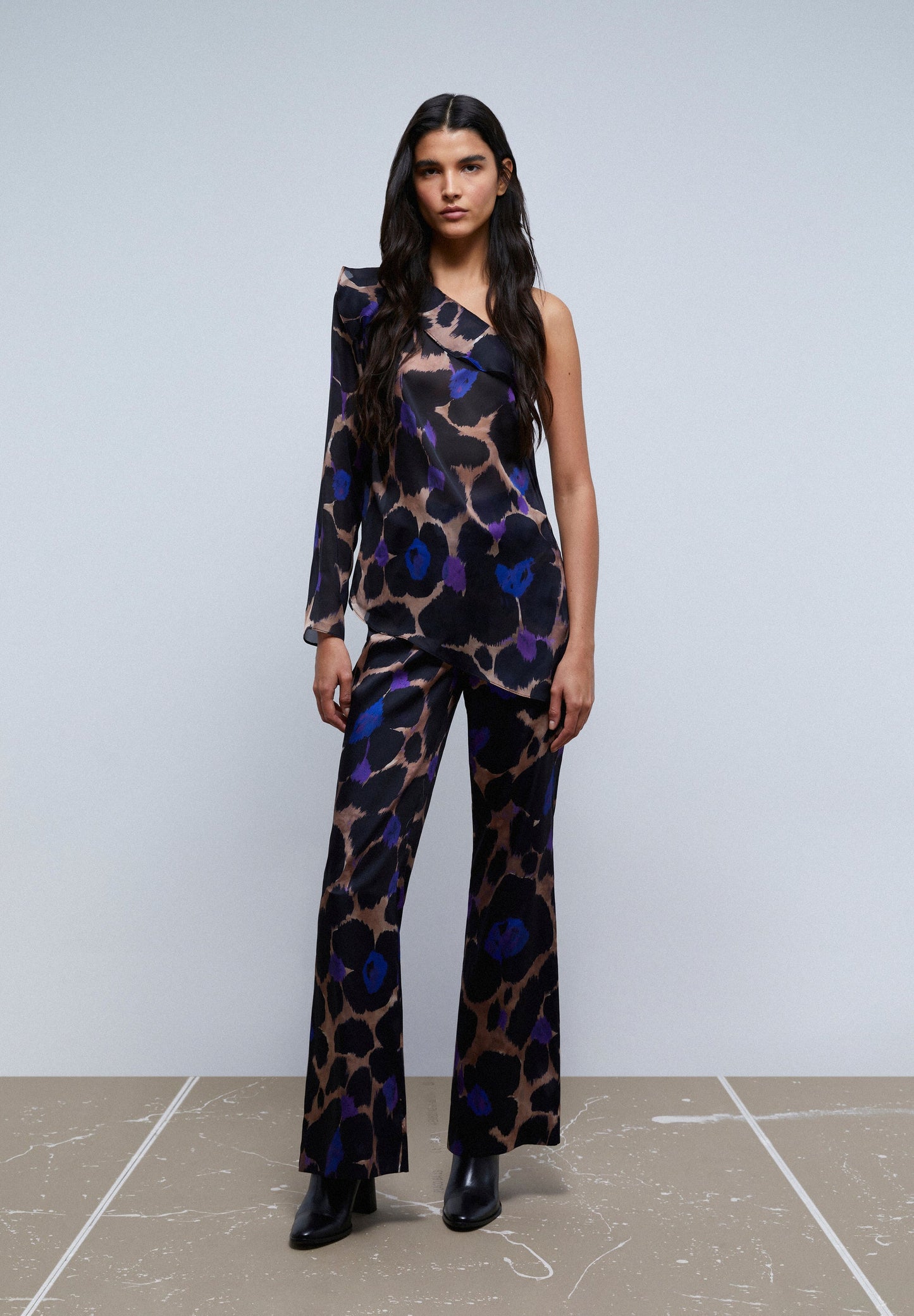 ANIMAL PRINT TROUSERS WITH WAIST DETAIL