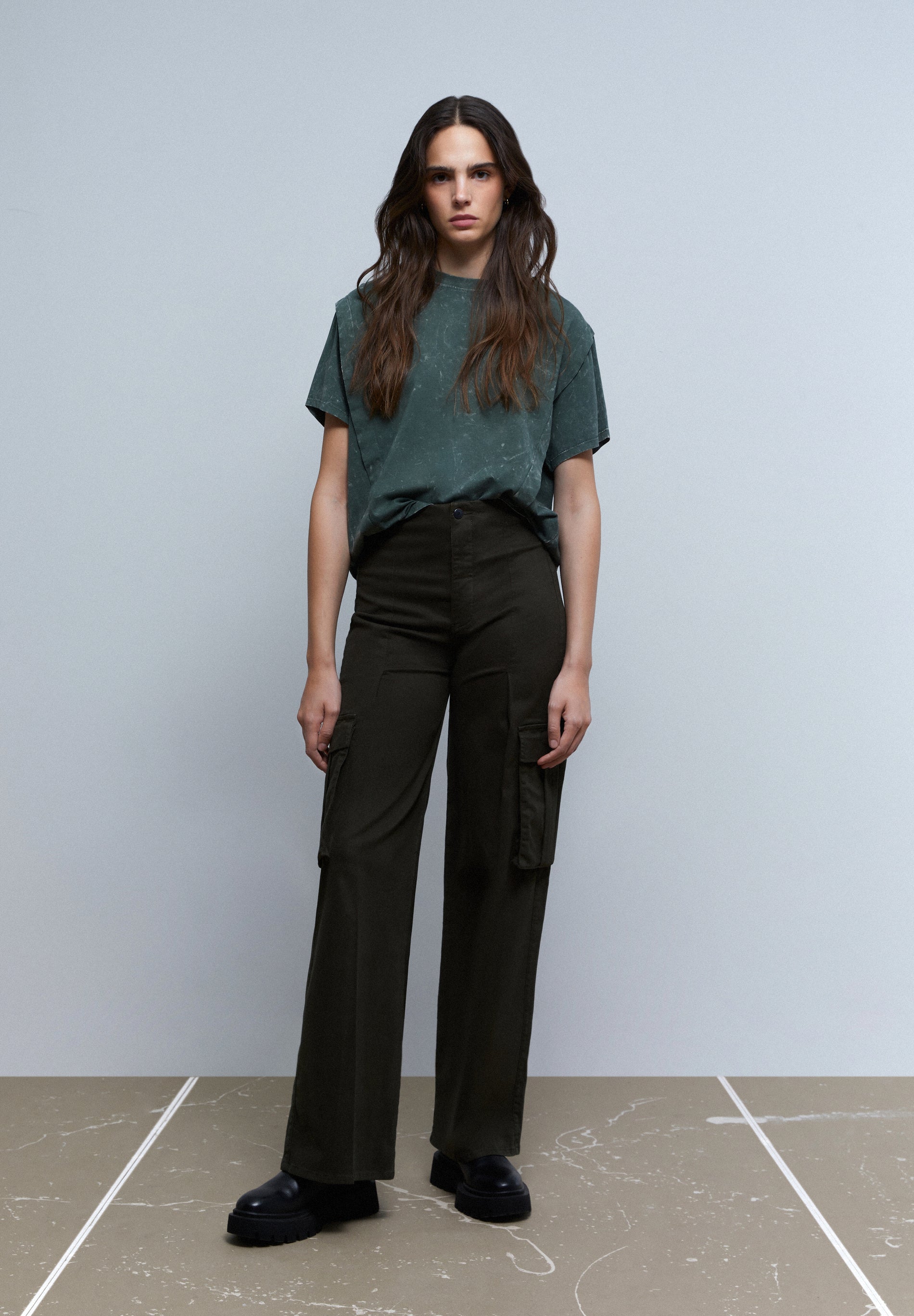 T-SHIRT WITH CRISTAL SKULL ON BACK