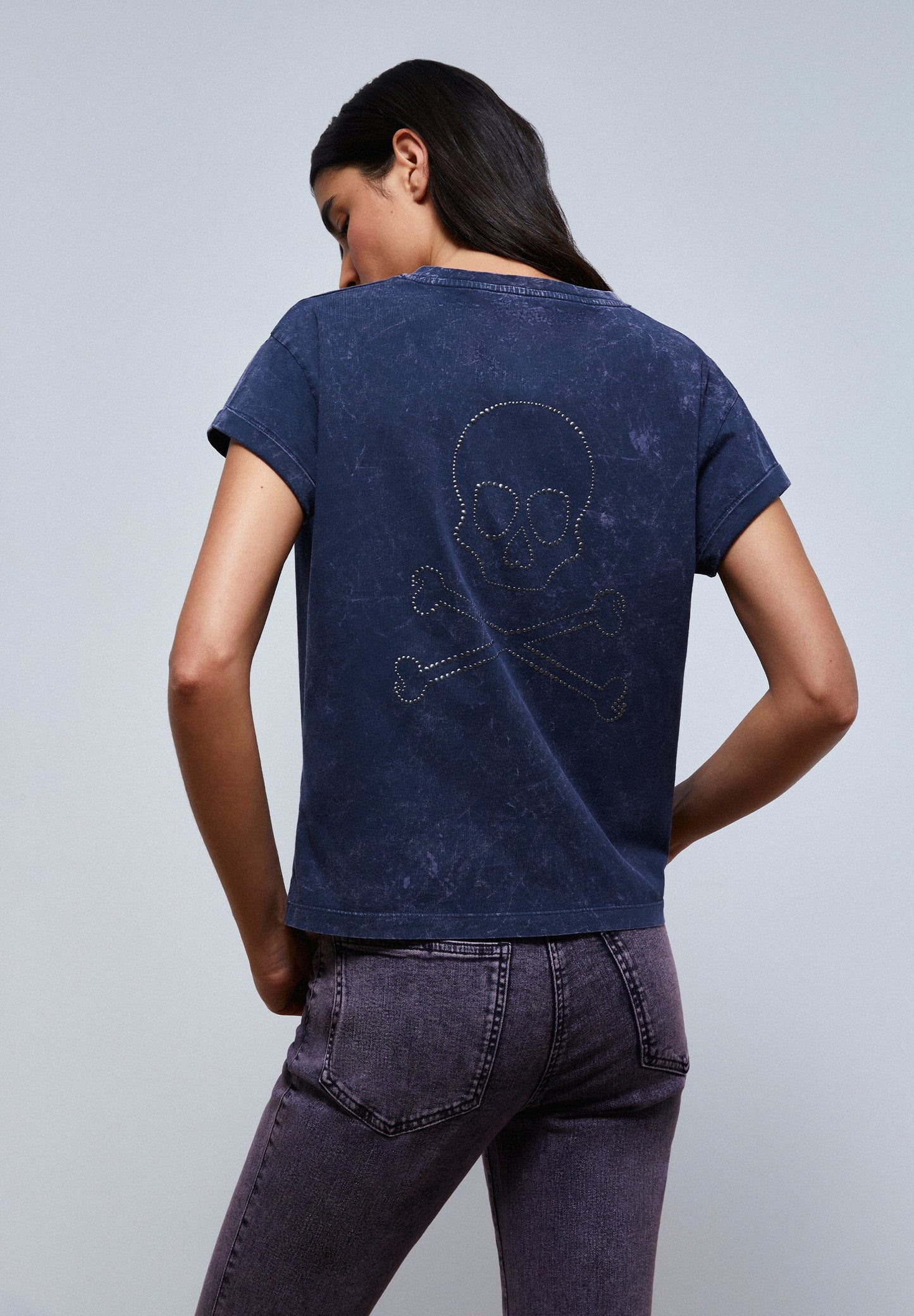 FADED T-SHIRT WITH SKULL STUDS