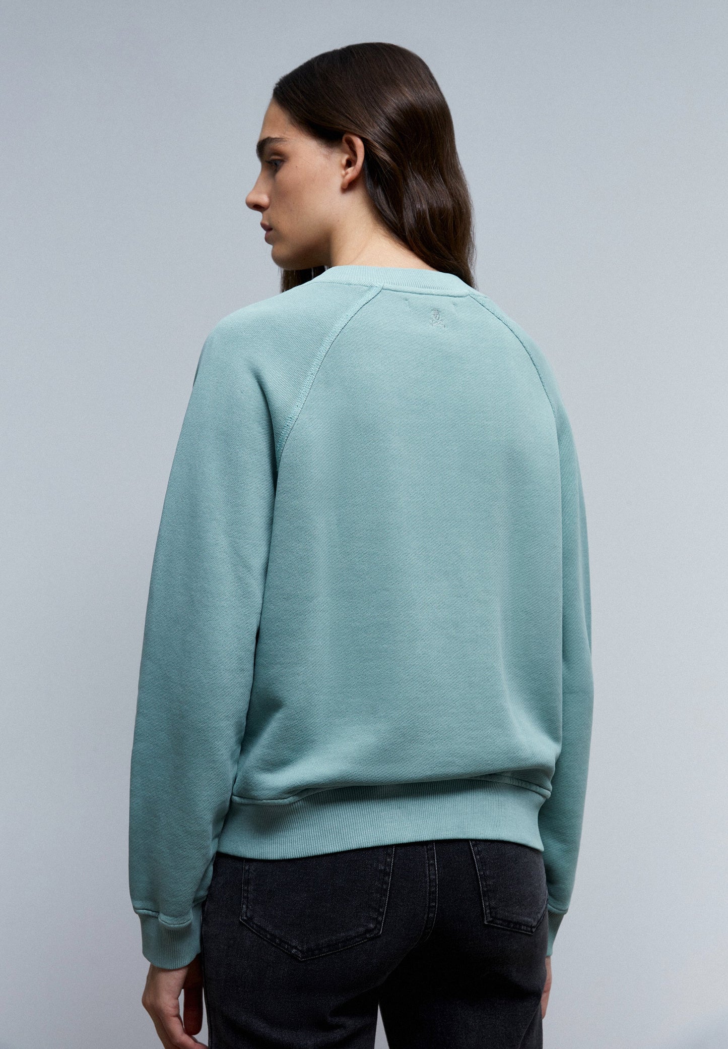 BUTTONED NECK SWEATSHIRT