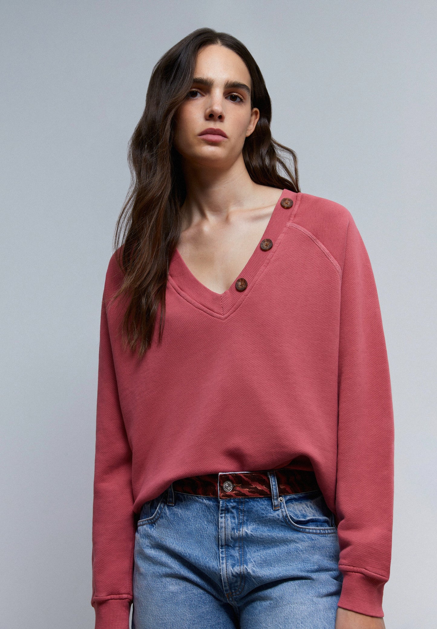 BUTTONED NECK SWEATSHIRT