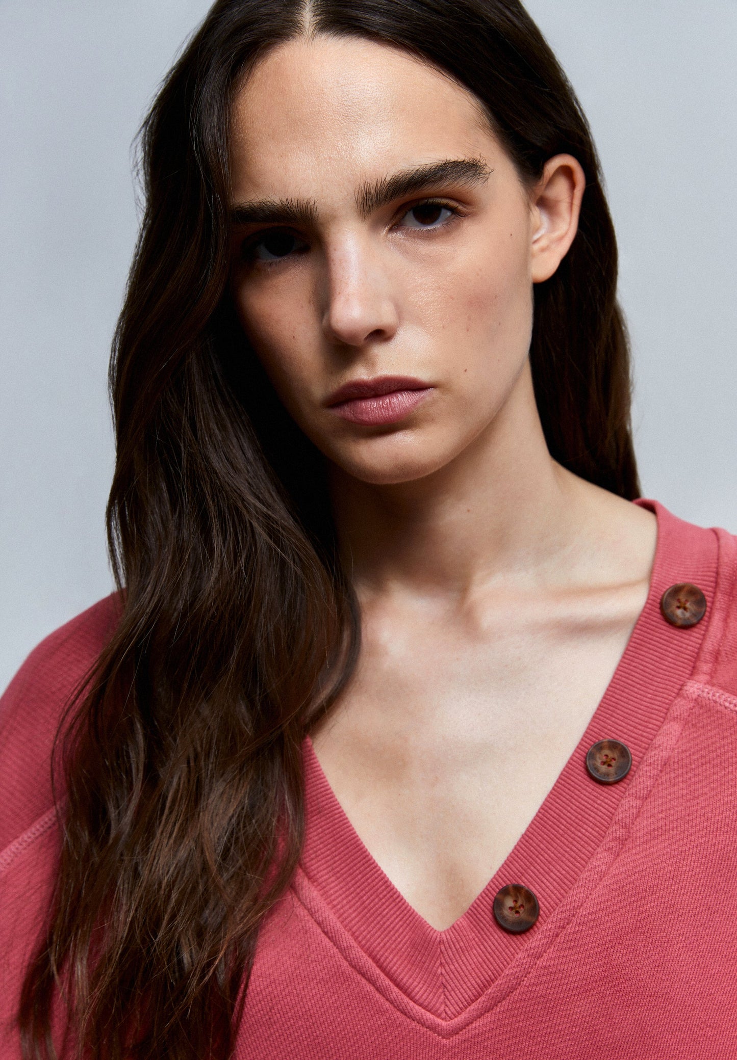 BUTTONED NECK SWEATSHIRT