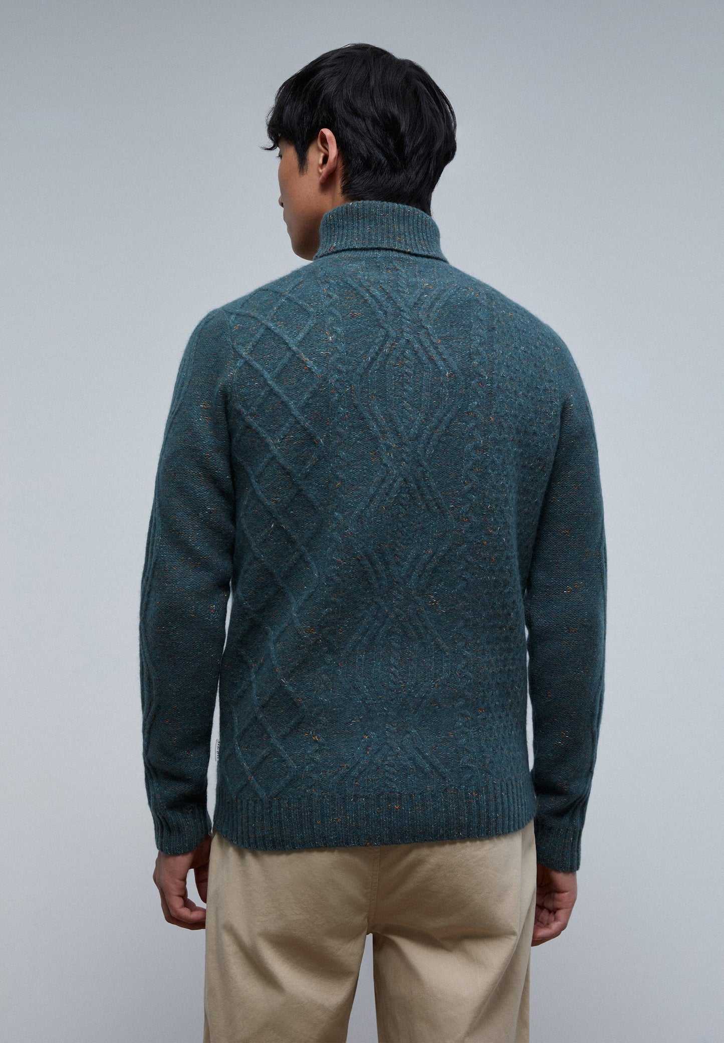MERINO WOOL TURN-DOWN COLLAR SWEATER