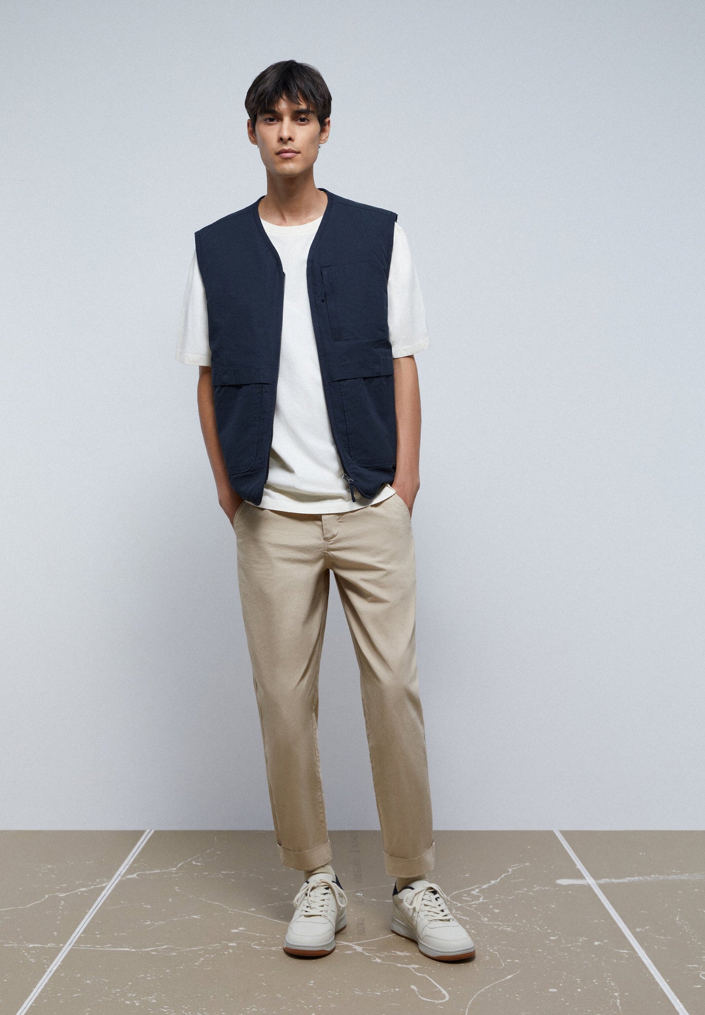 PREMIUM VEST WITH POCKET AND ZIP