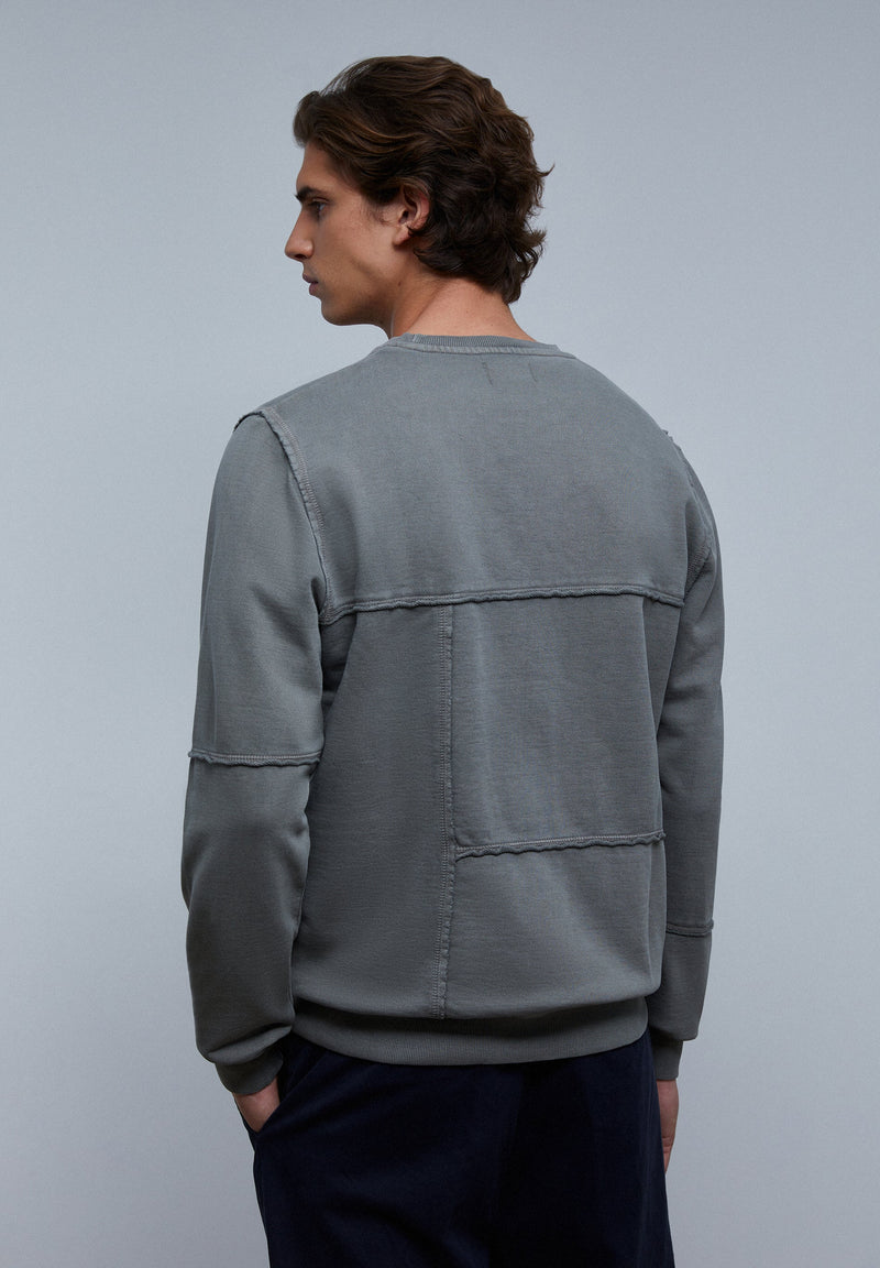 LABELLED CUT-OUT SWEATSHIRT