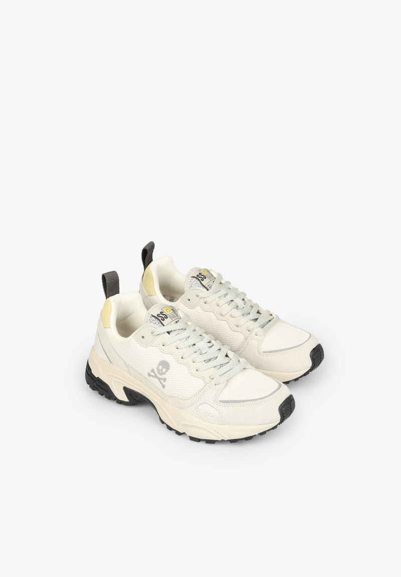 LIGHTWEIGHT SNEAKERS WITH PRONOUNCED SOLE