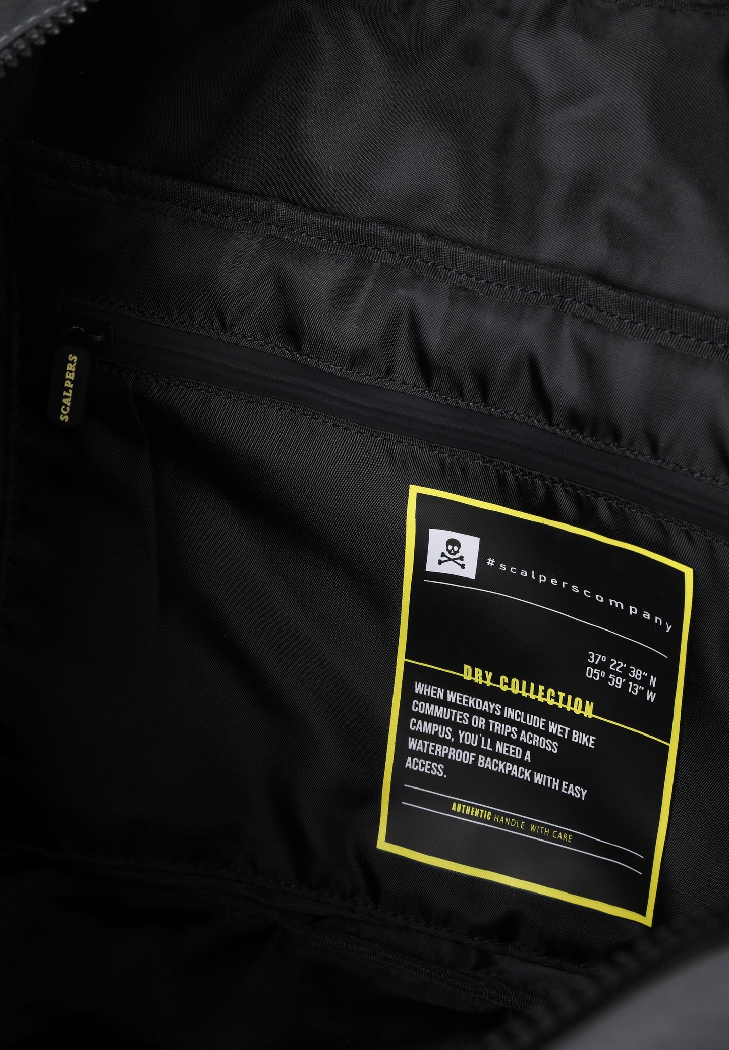 TRAVEL BAG WITH DOUBLE HANDLE