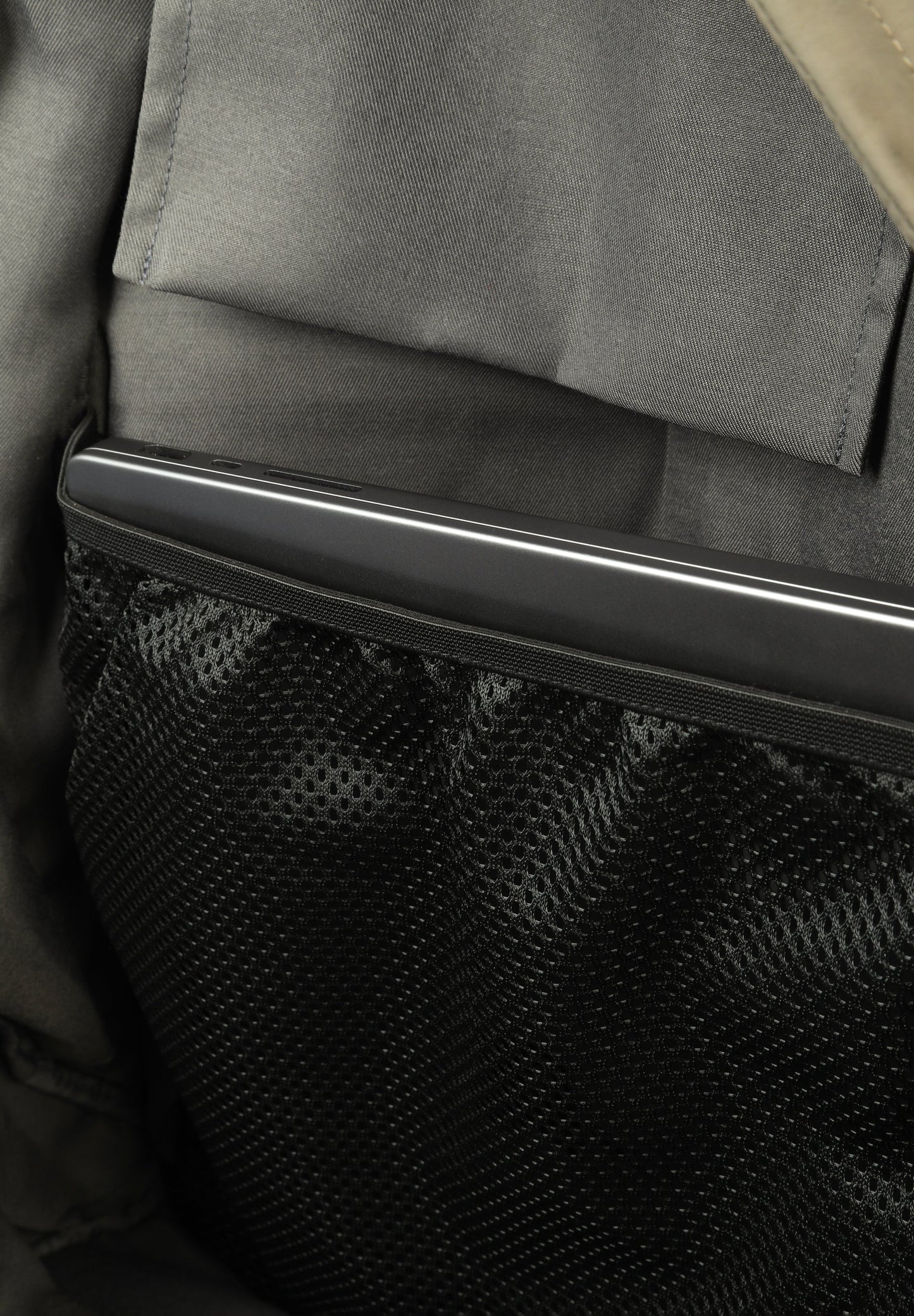 LIGHTWEIGHT LOGO BACKPACK